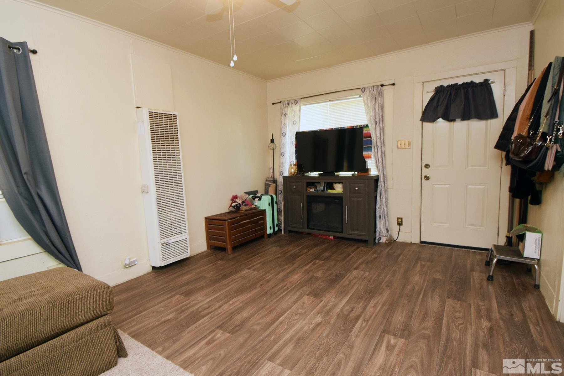 1637 & 1637 1/2 C Street