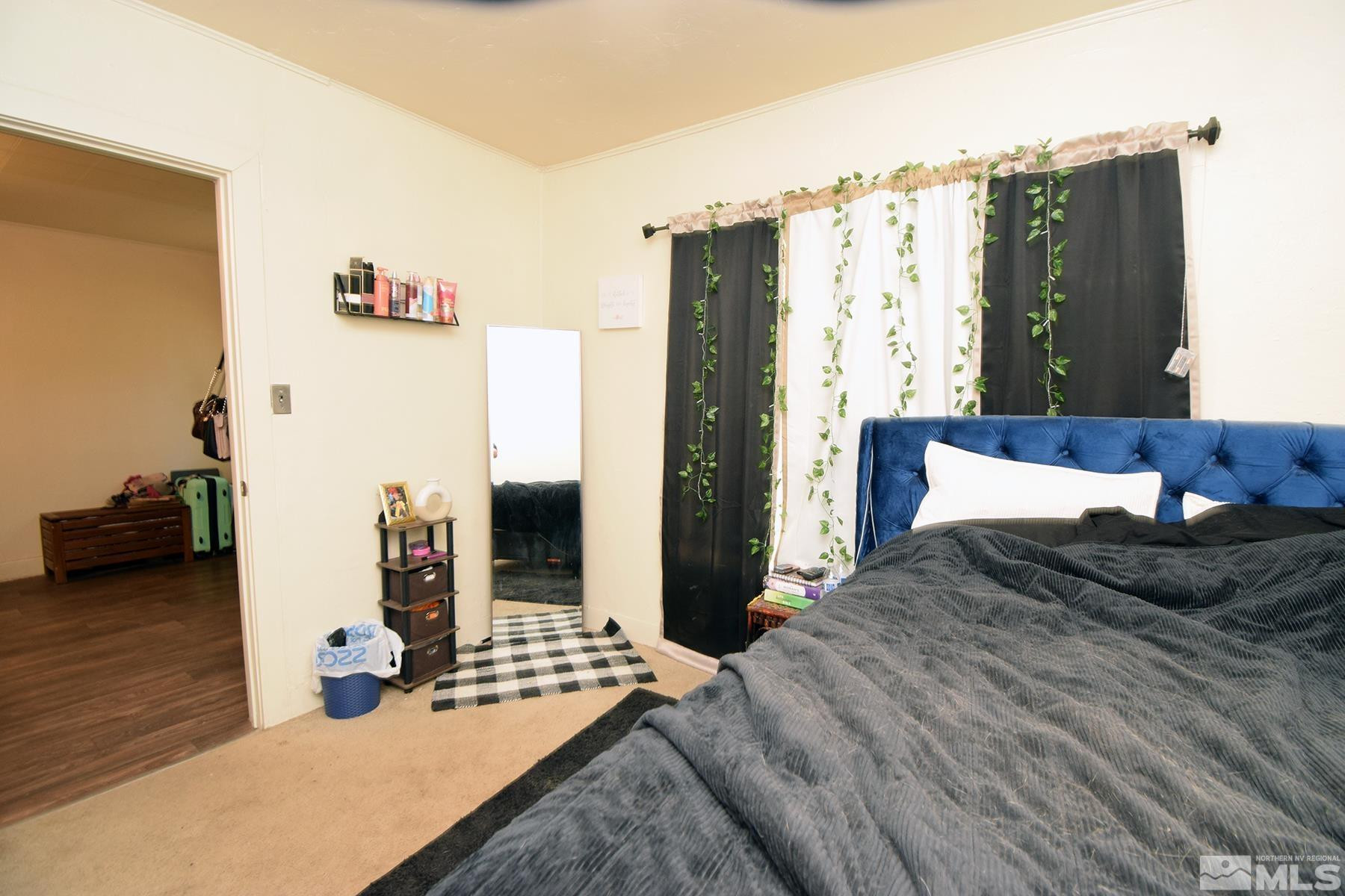 1637 & 1637 1/2 C Street