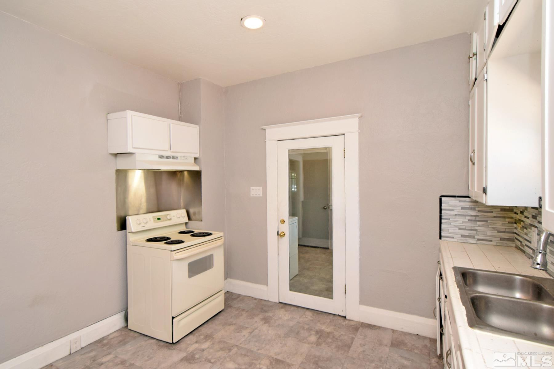 1637 & 1637 1/2 C Street