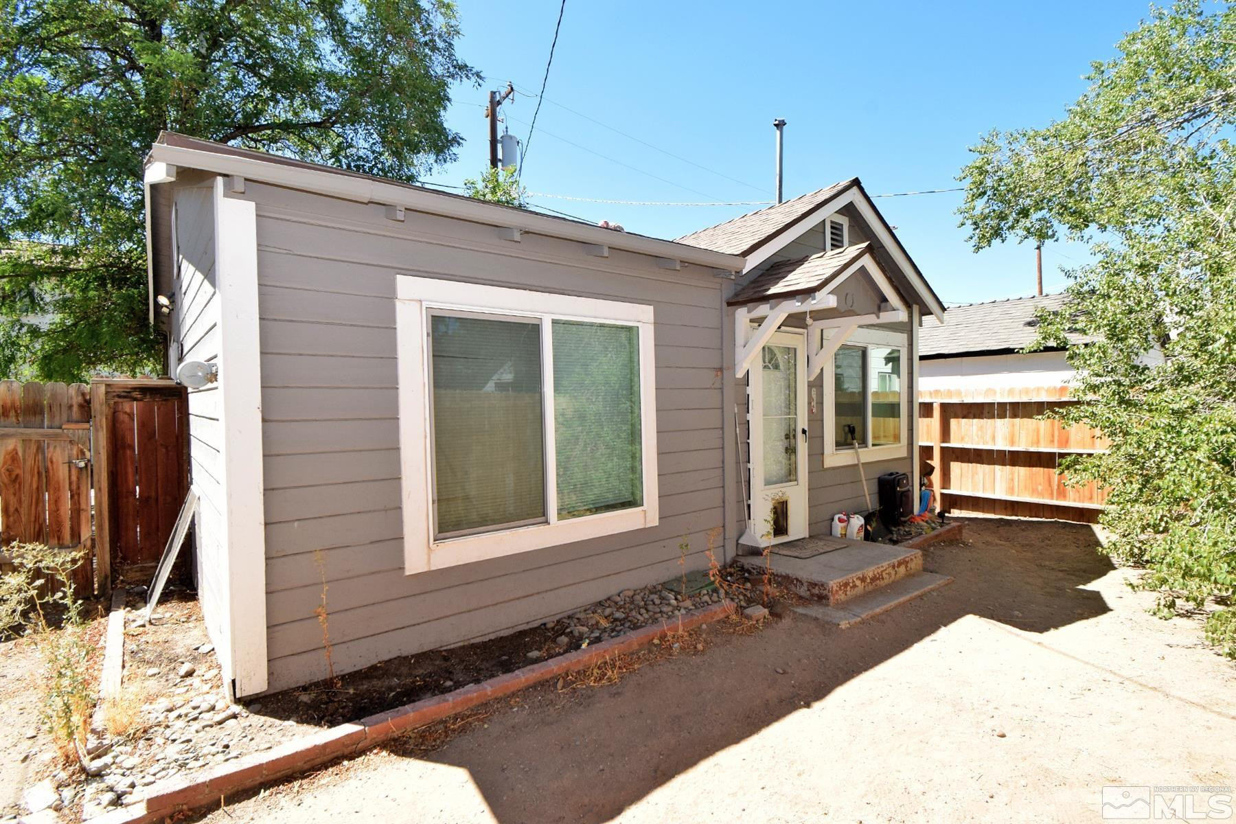 1637 & 1637 1/2 C Street