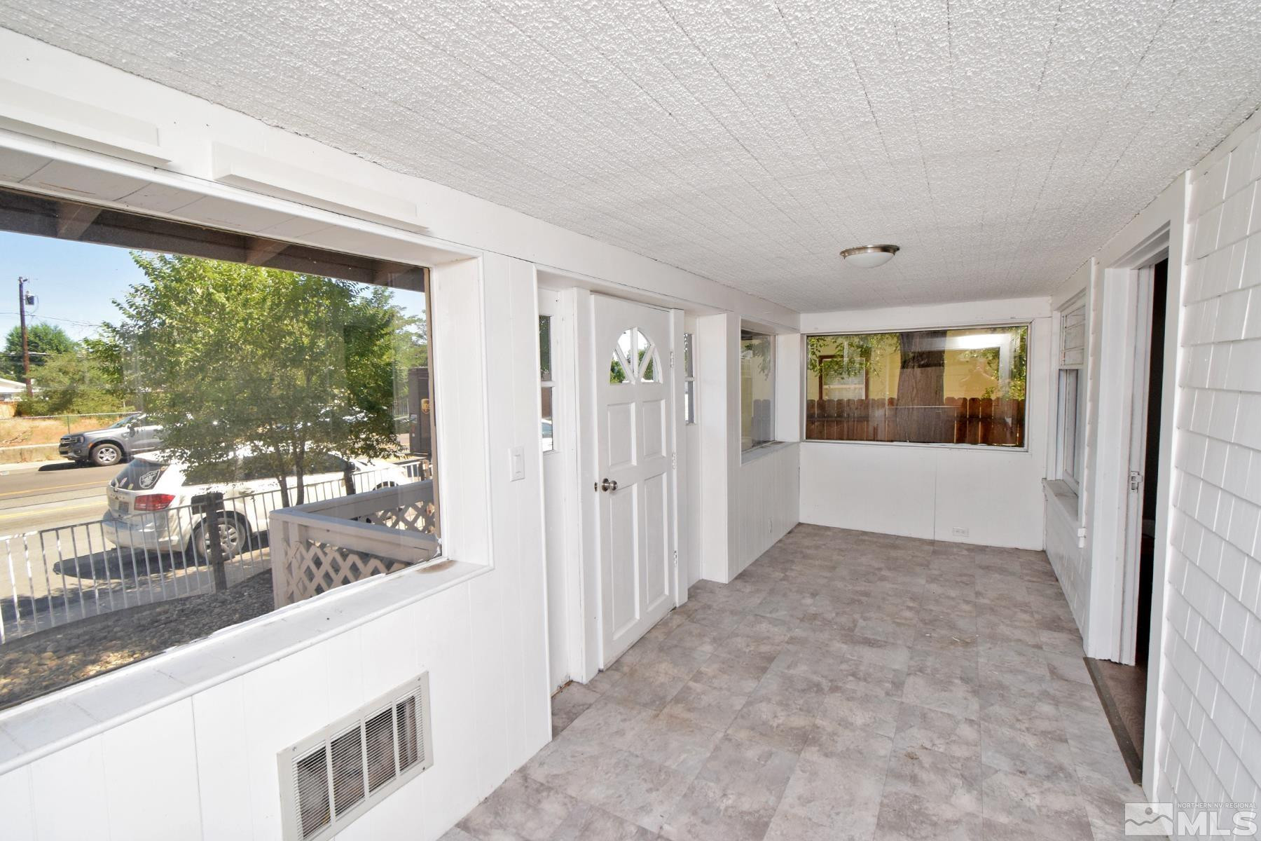 1637 & 1637 1/2 C Street