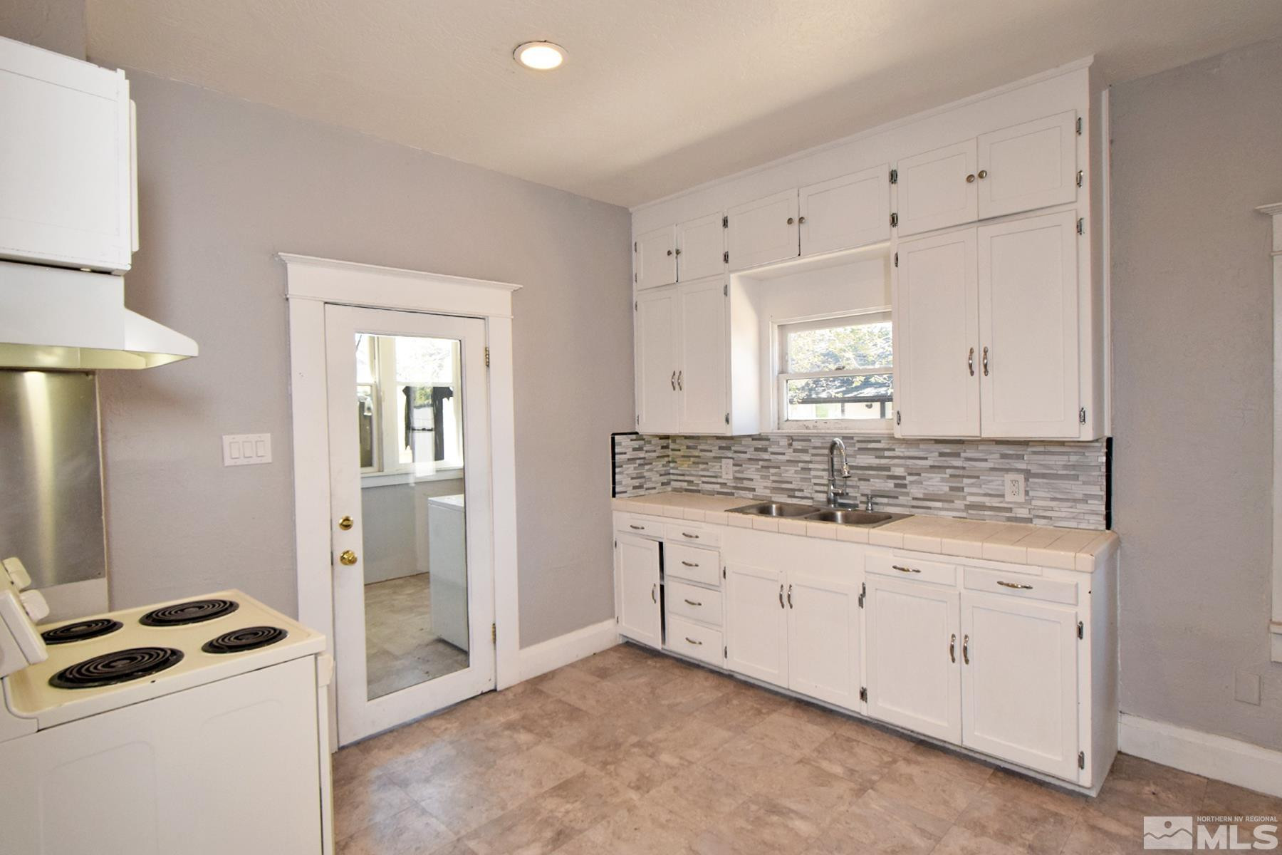 1637 & 1637 1/2 C Street