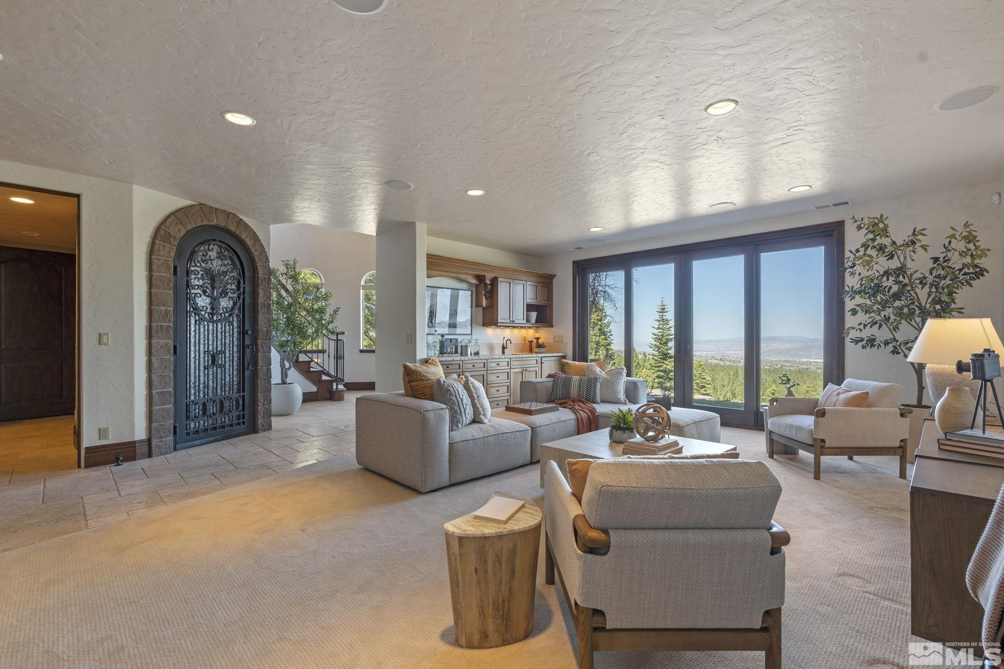 115 W Jeffrey Pine Road