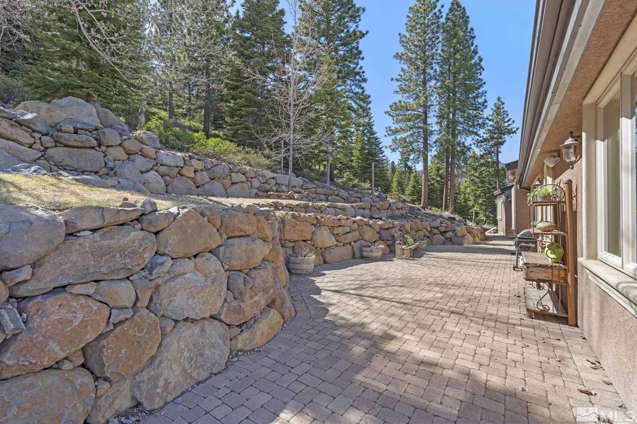 115 W Jeffrey Pine Road