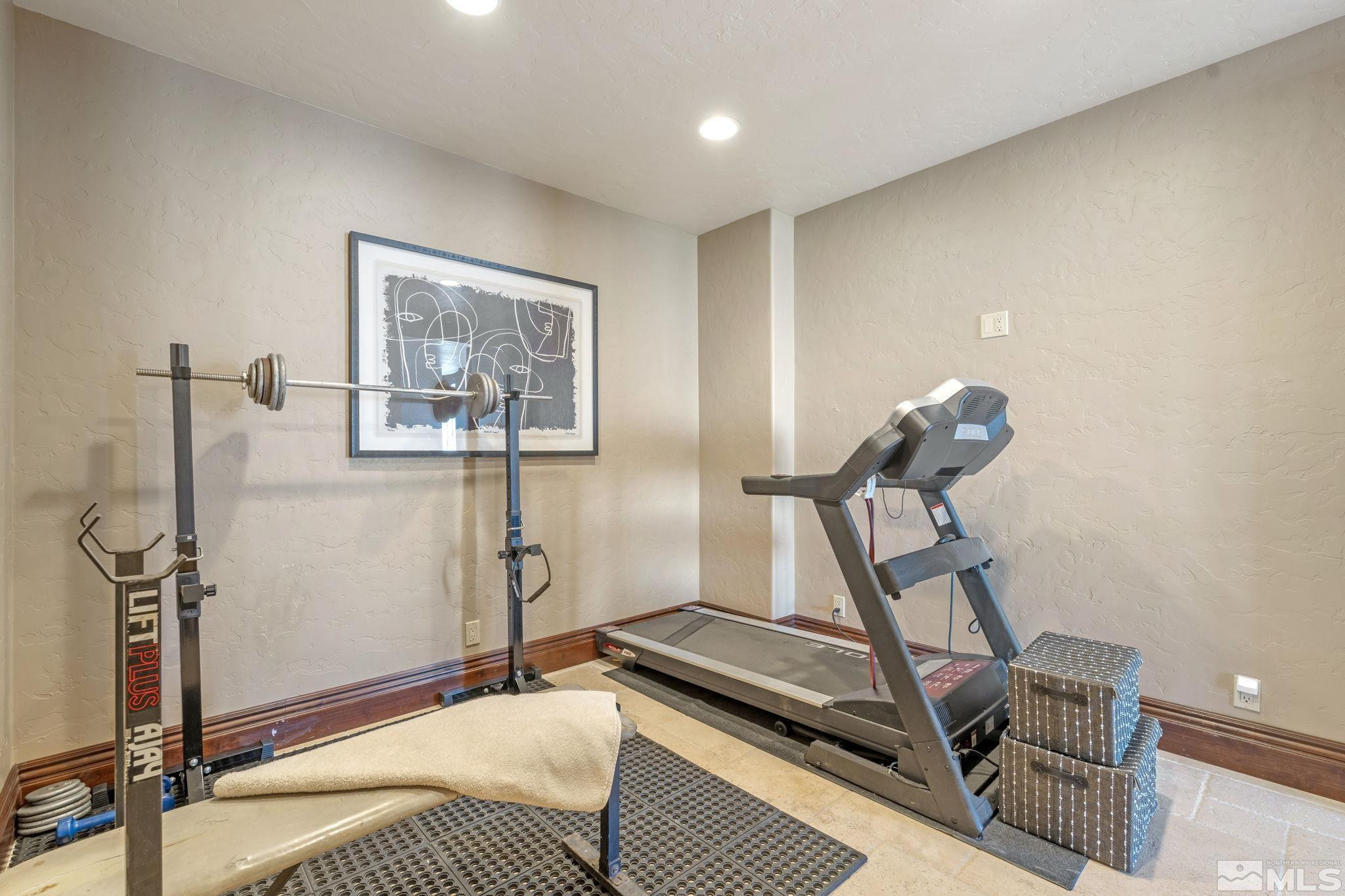 115 W Jeffrey Pine Road