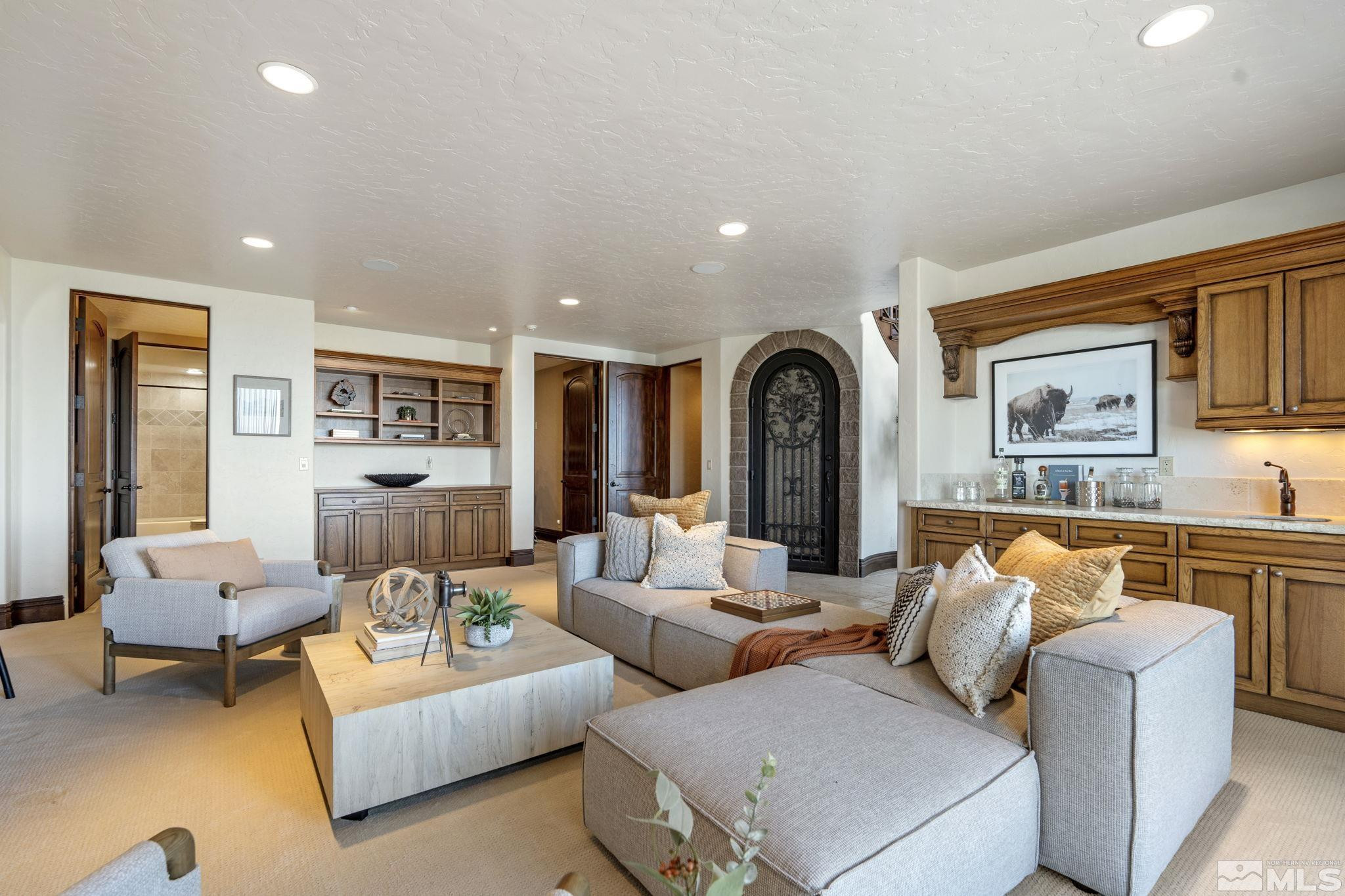 115 W Jeffrey Pine Road