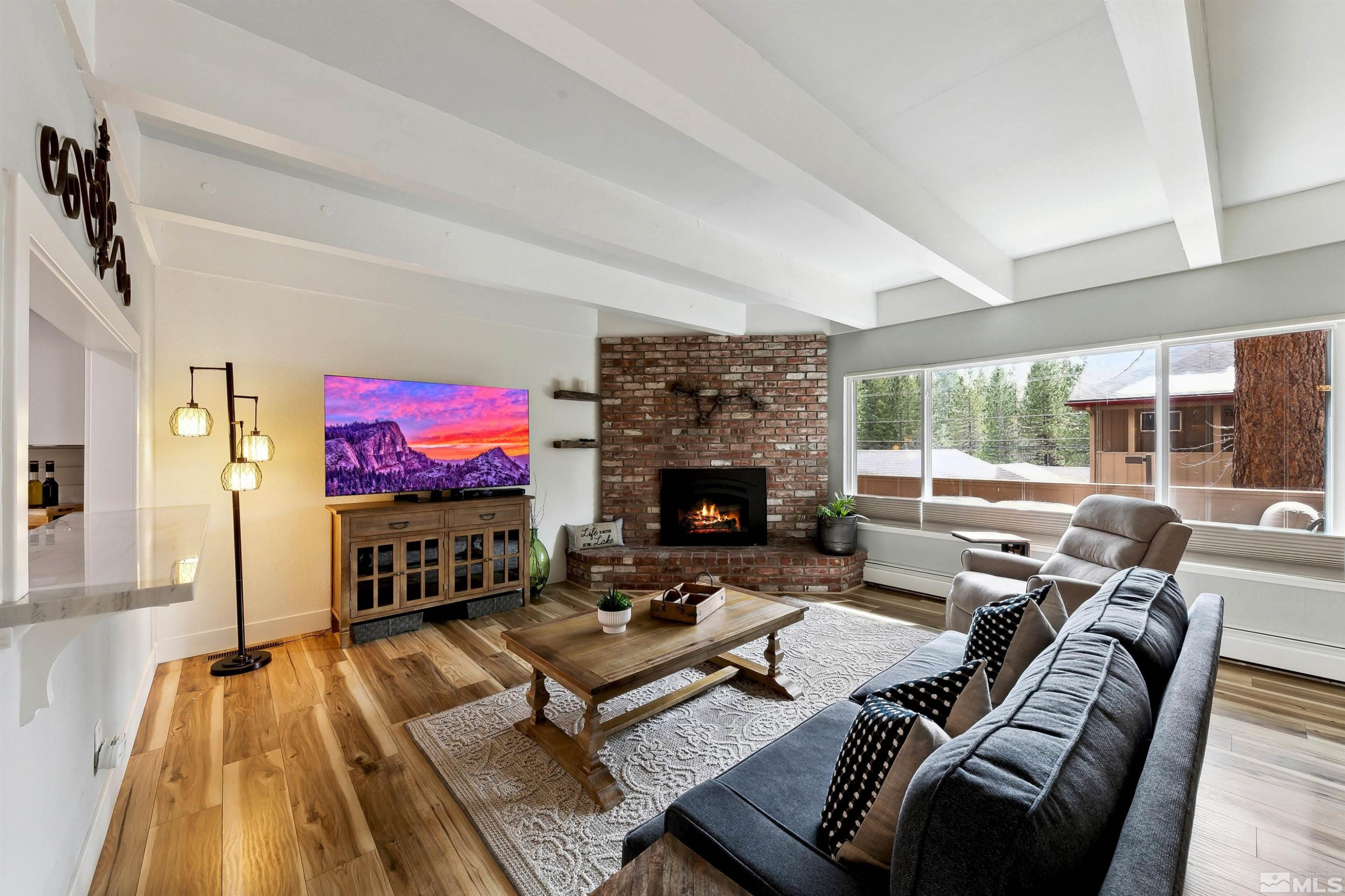 866 Northwood, 33