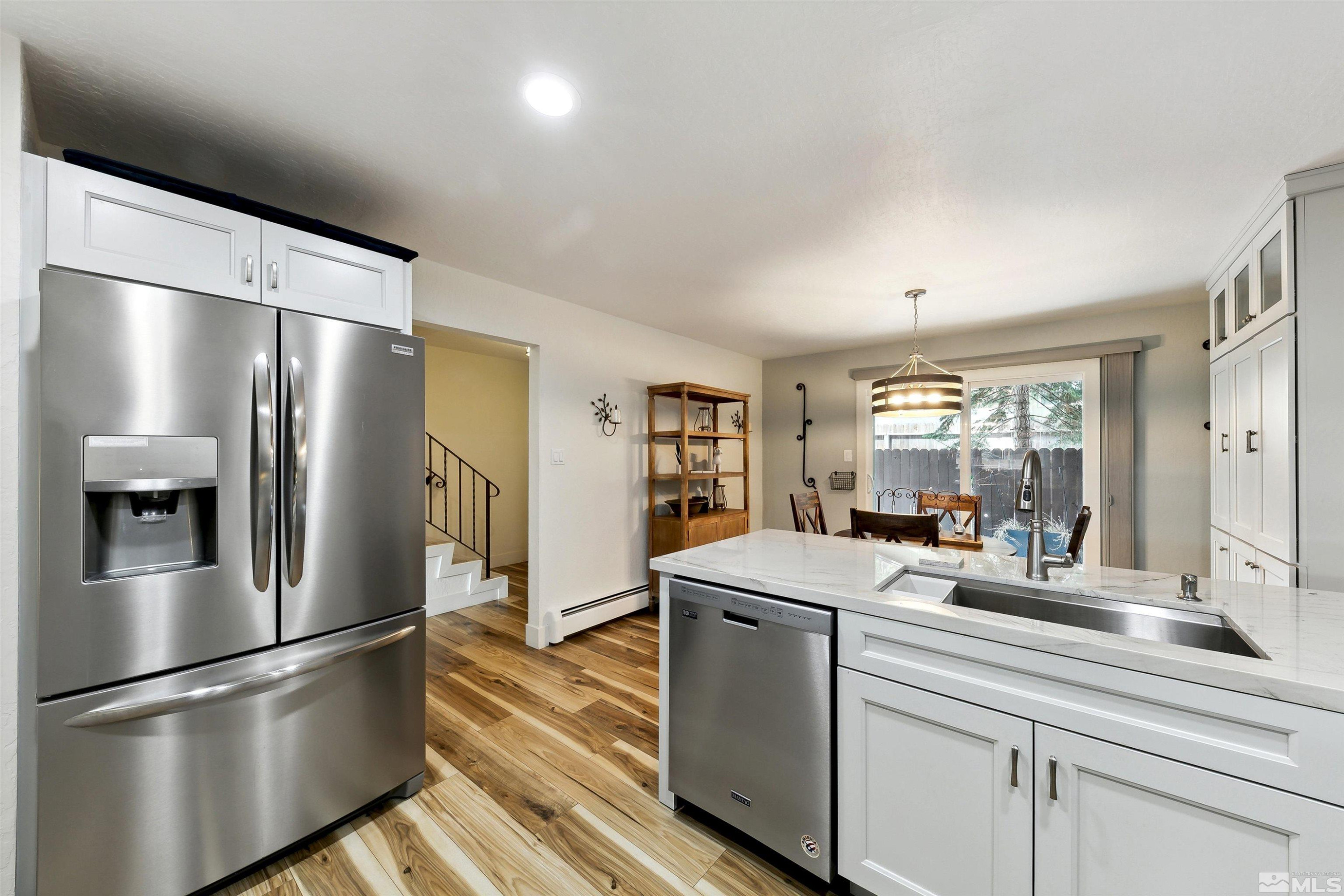 866 Northwood, 33