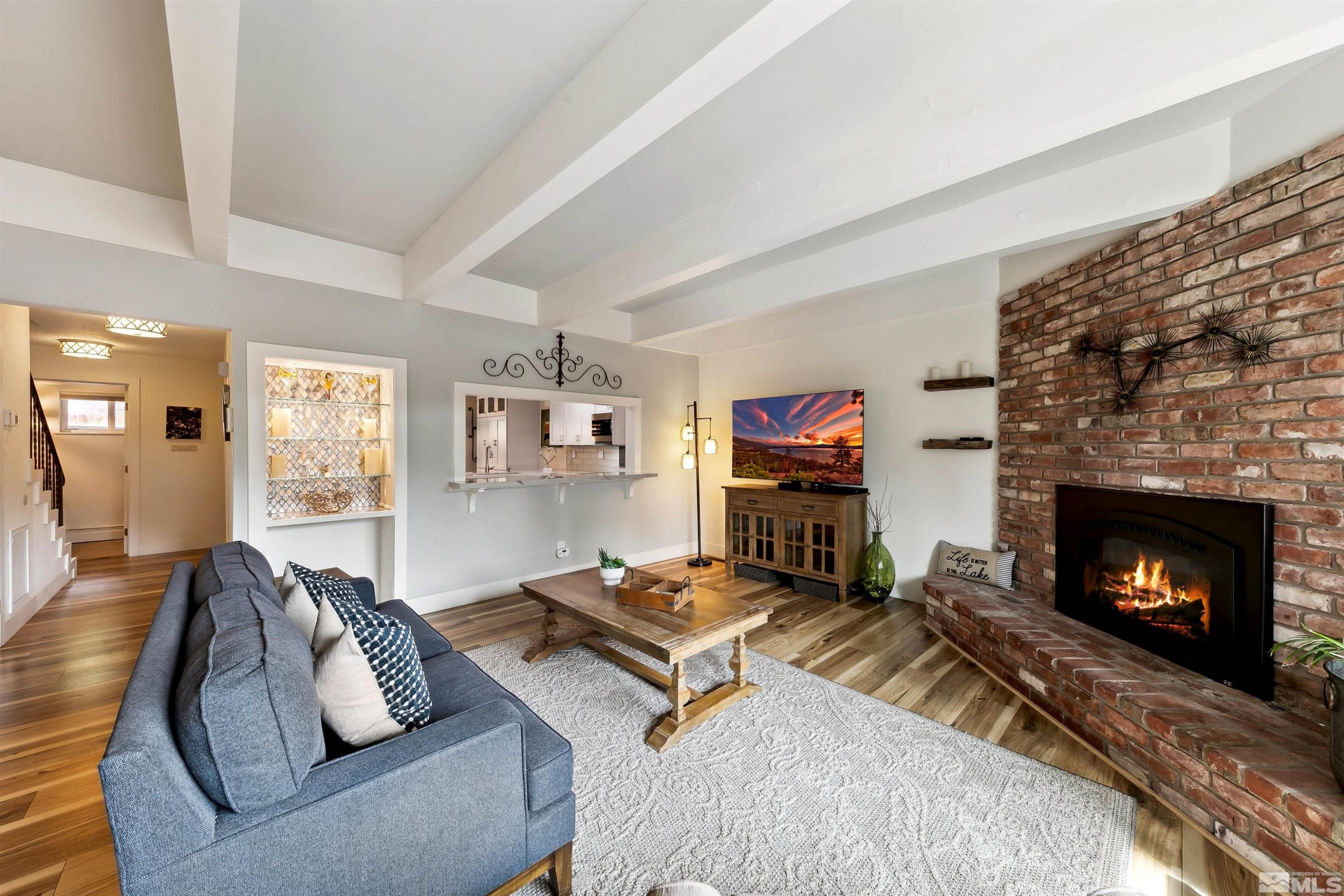 866 Northwood, 33