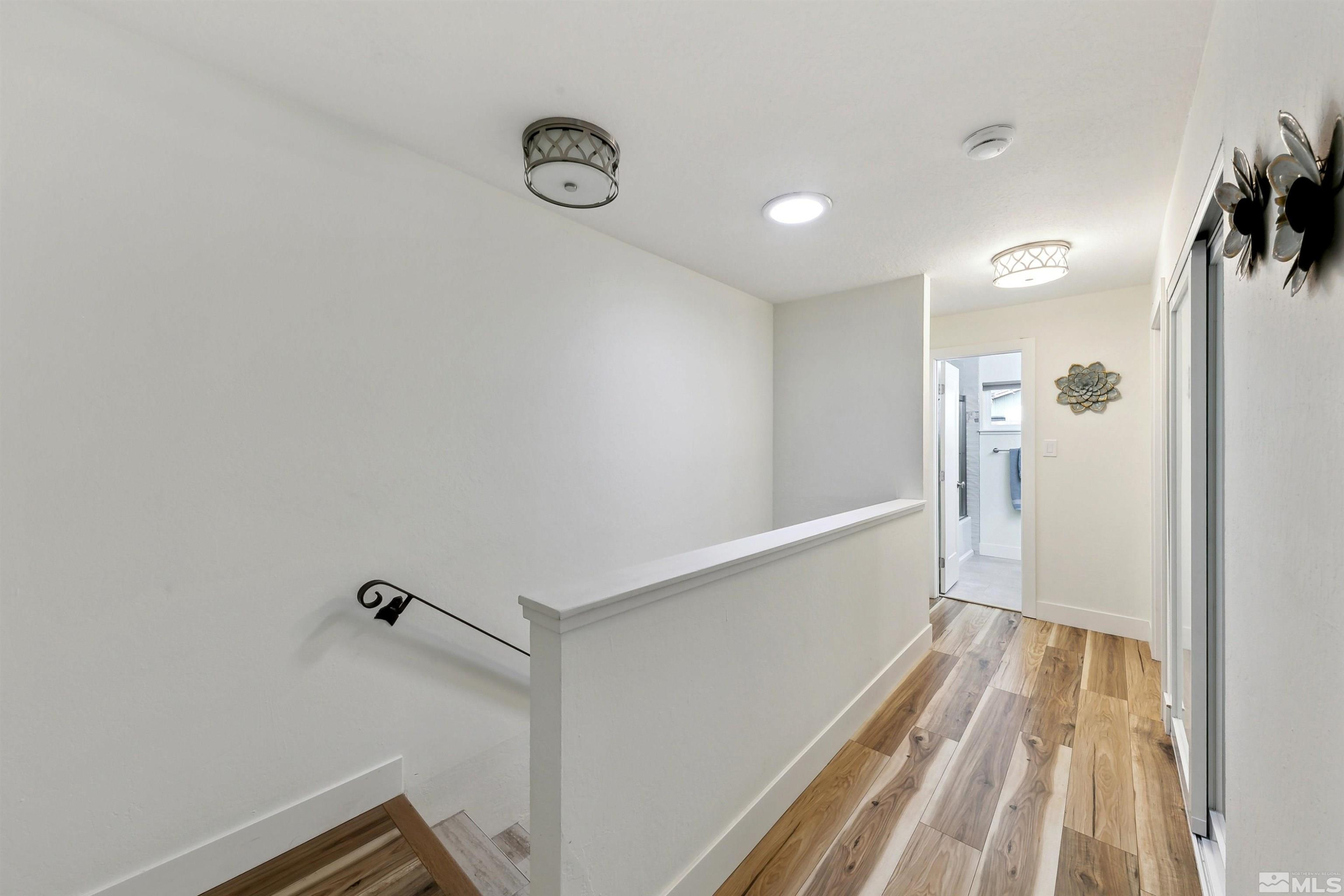 866 Northwood, 33
