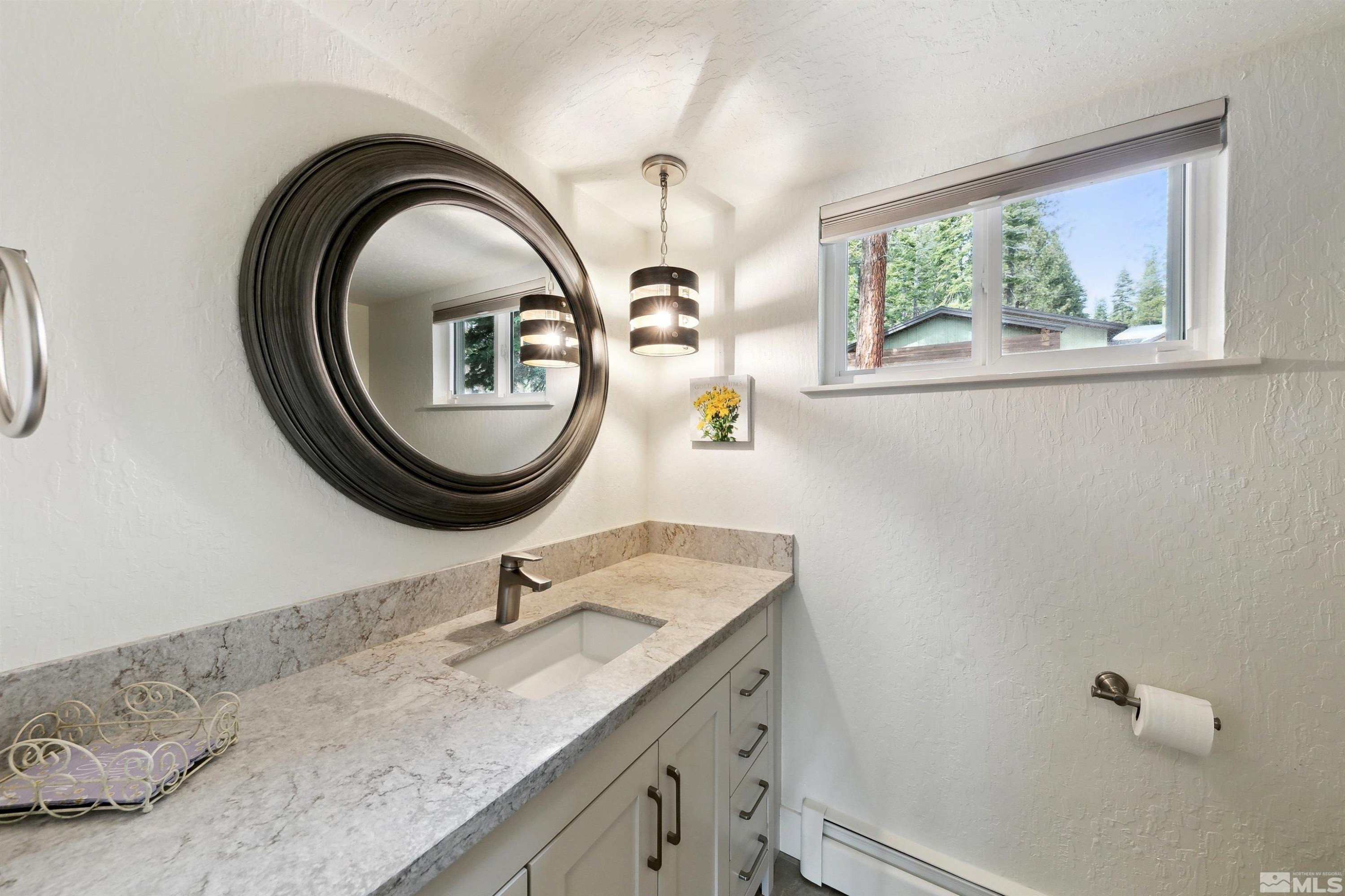 866 Northwood, 33