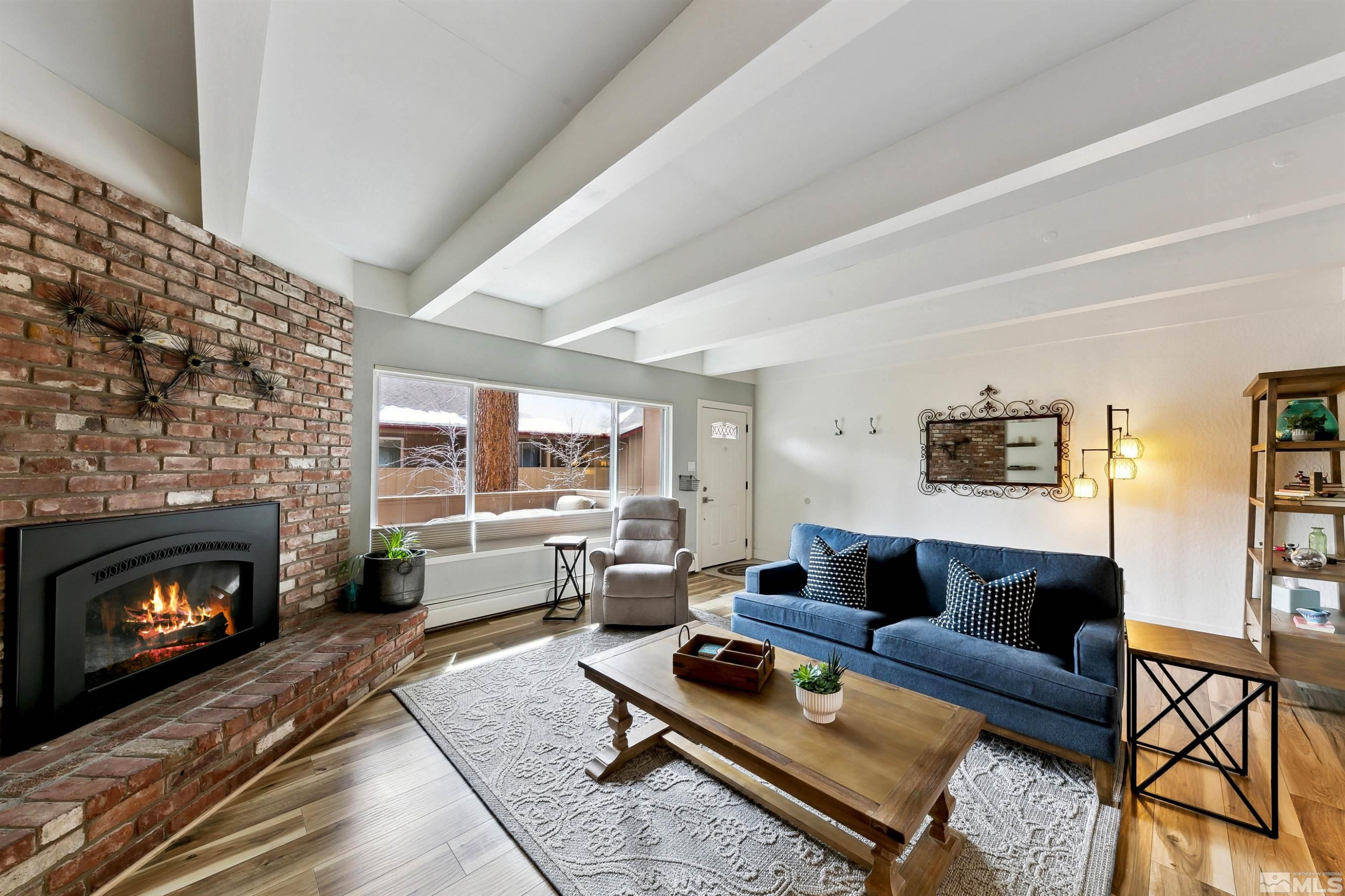 866 Northwood, 33