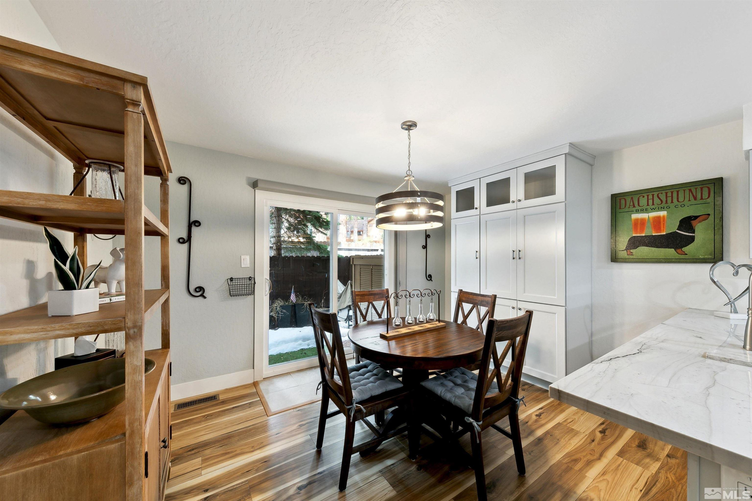 866 Northwood, 33