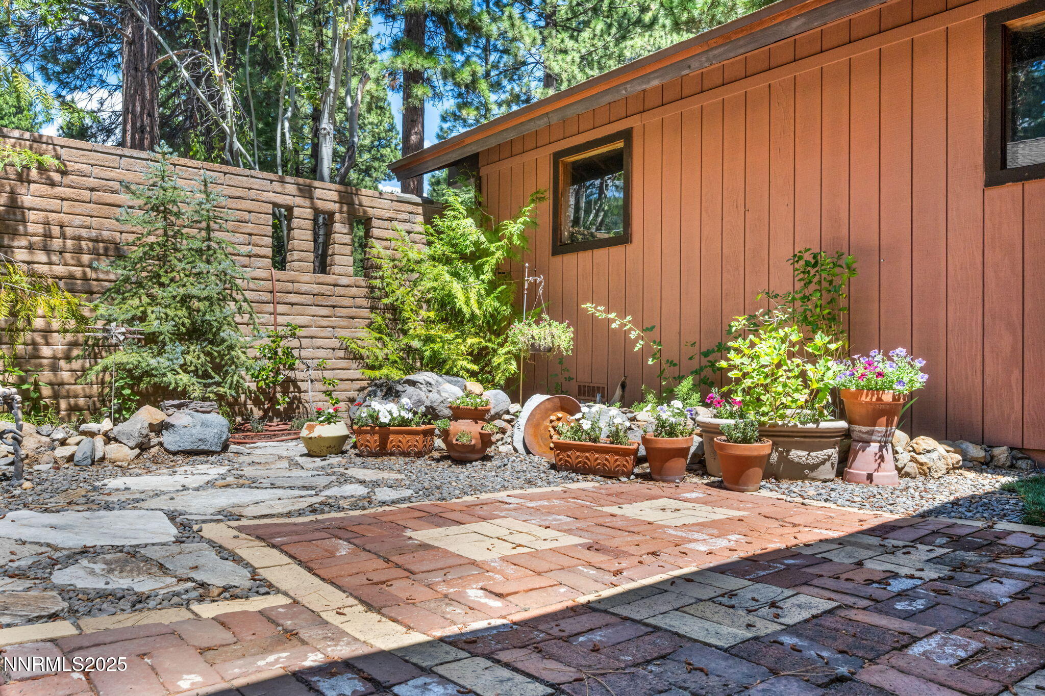 621 Woodridge Circle