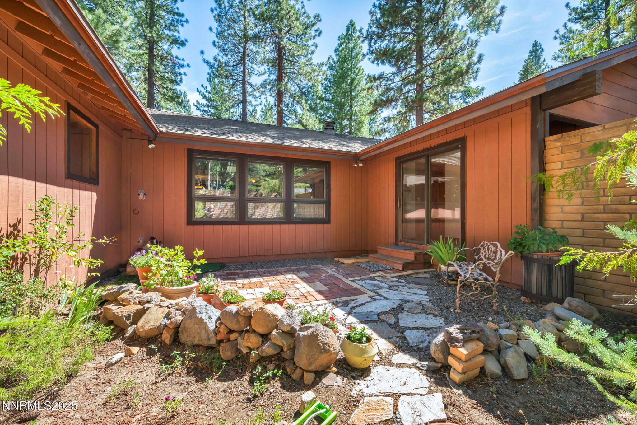 621 Woodridge Circle