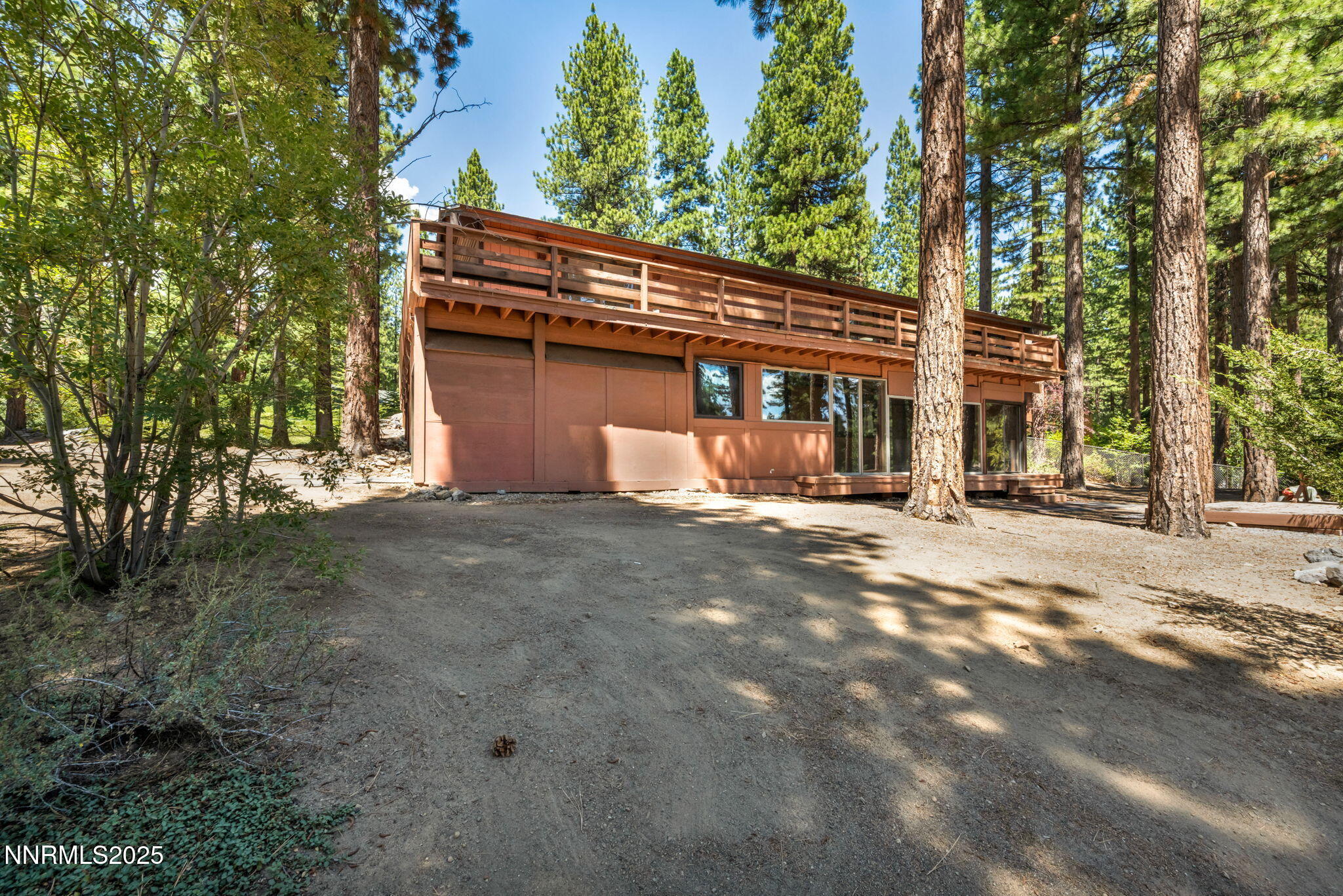 621 Woodridge Circle