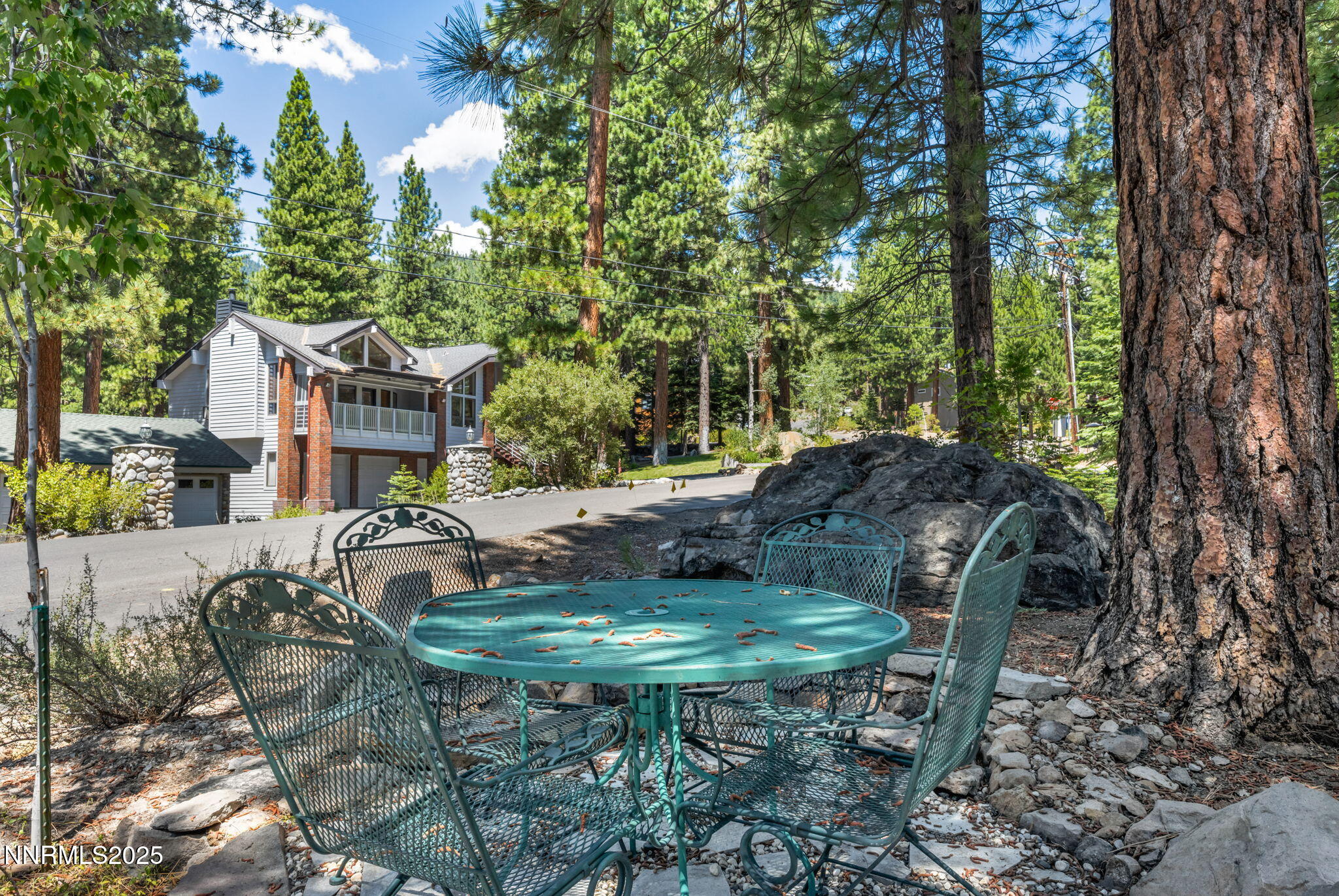 621 Woodridge Circle