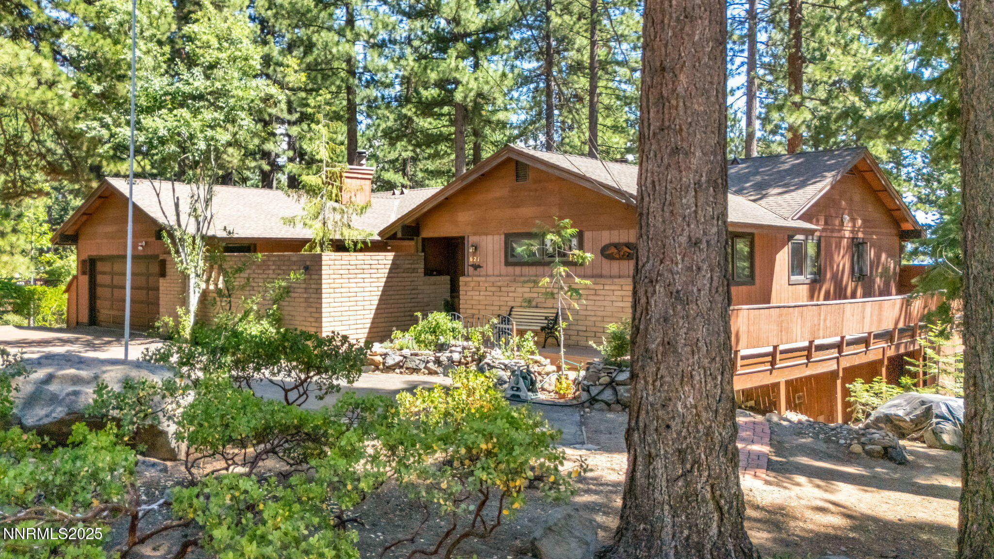 621 Woodridge Circle