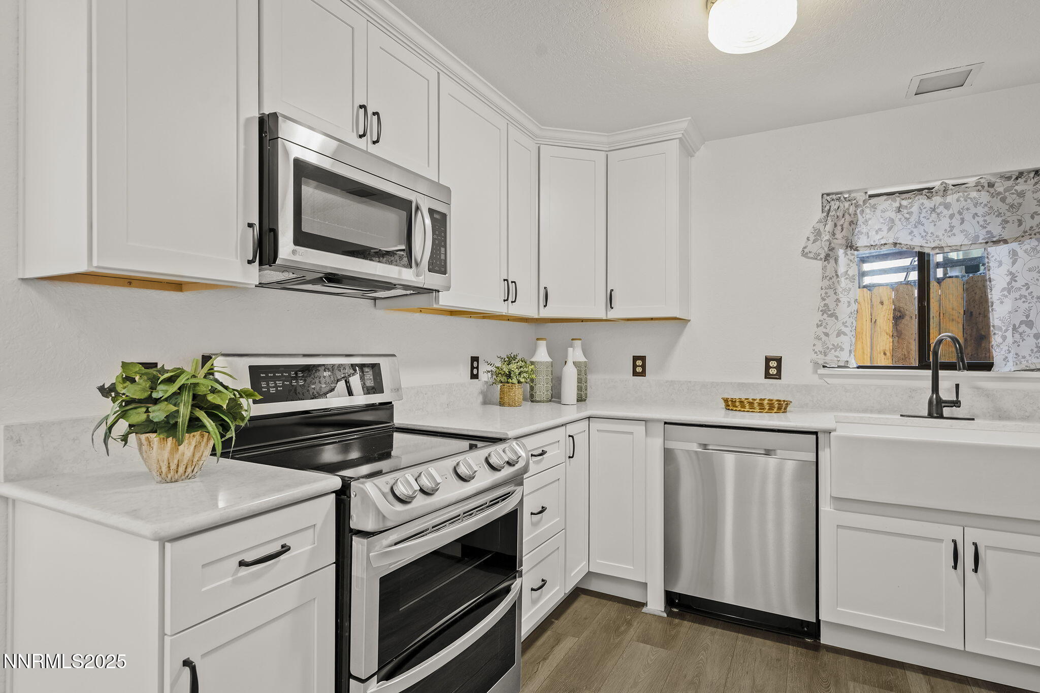 1055 Tomahawk Trail, A and B