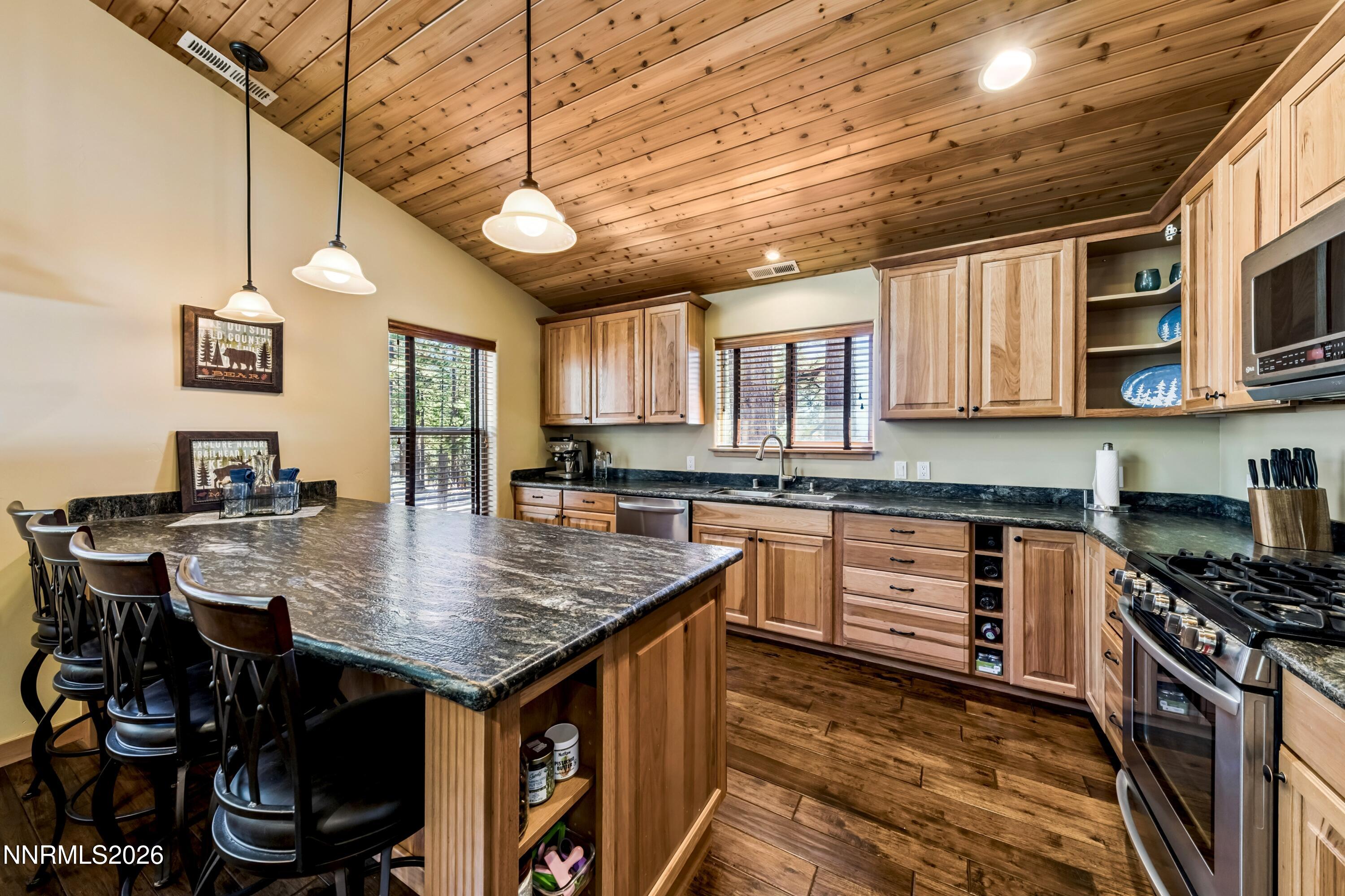 877 Northwood Boulevard 2