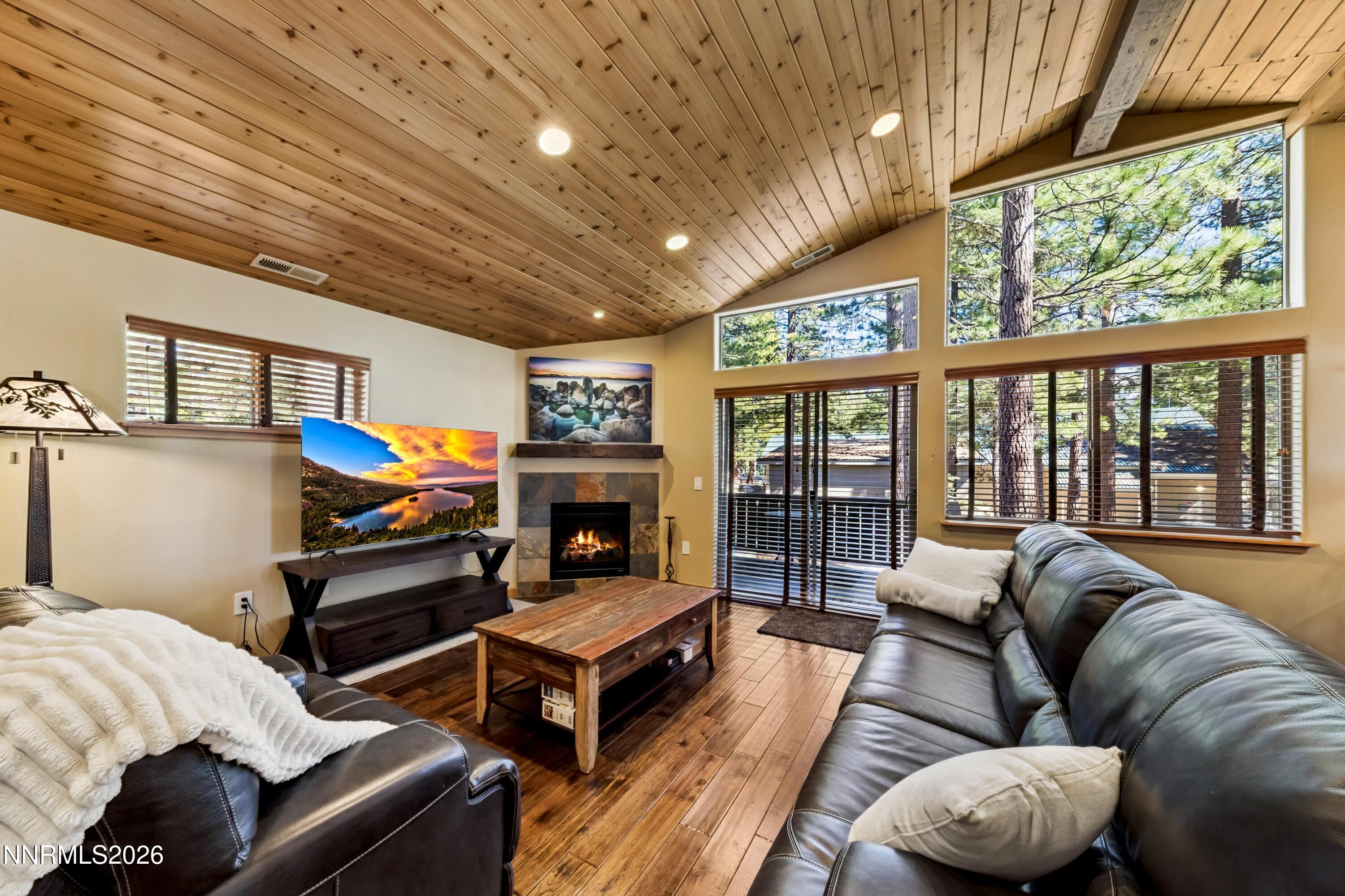 877 Northwood Boulevard 2