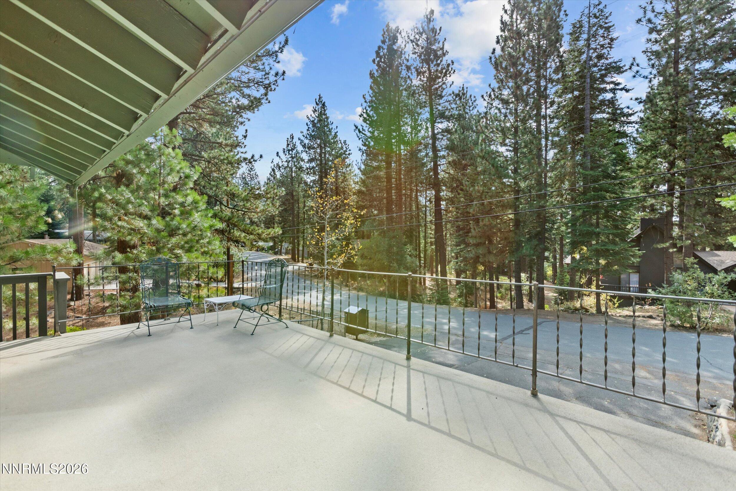 433 Winding Way