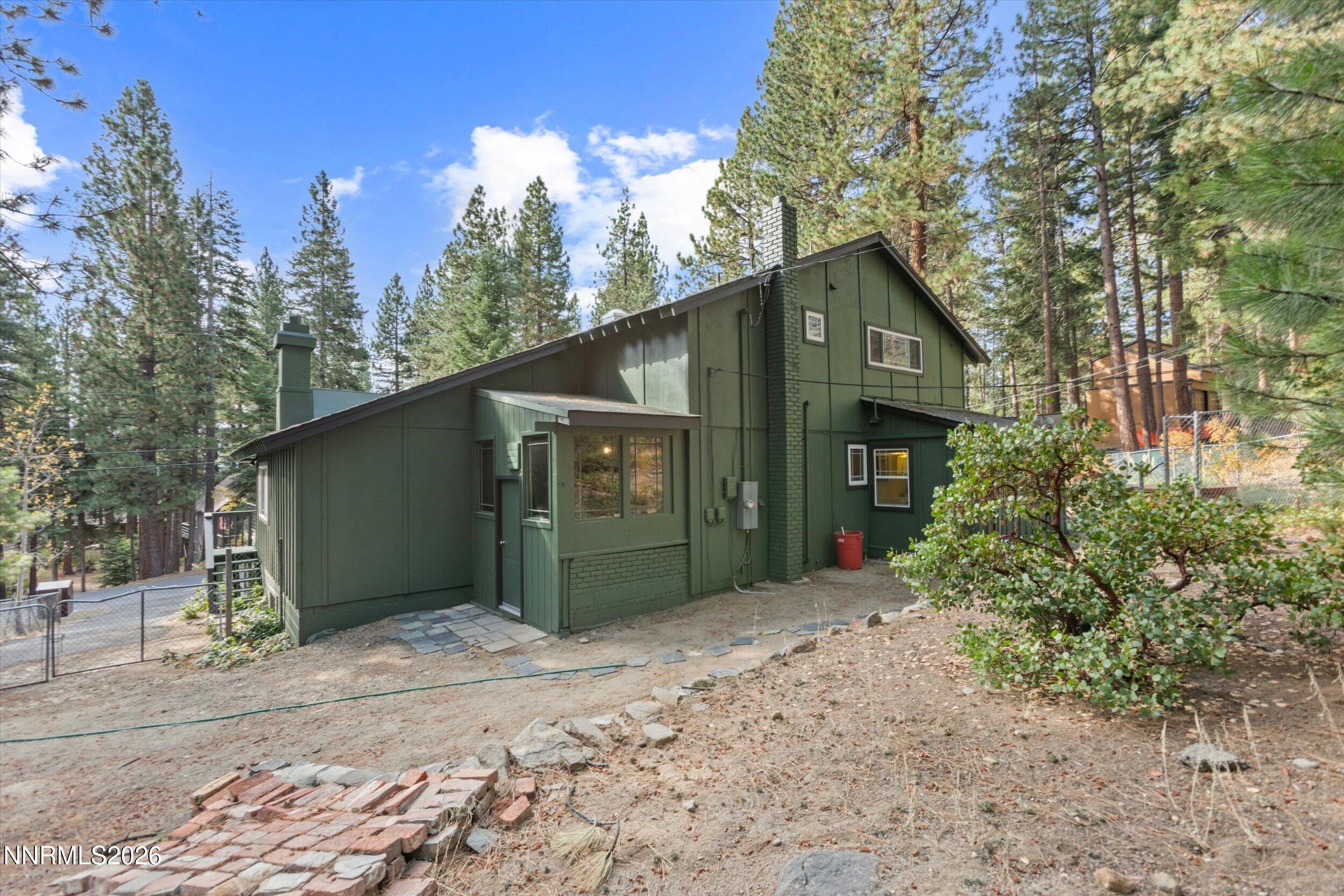 433 Winding Way