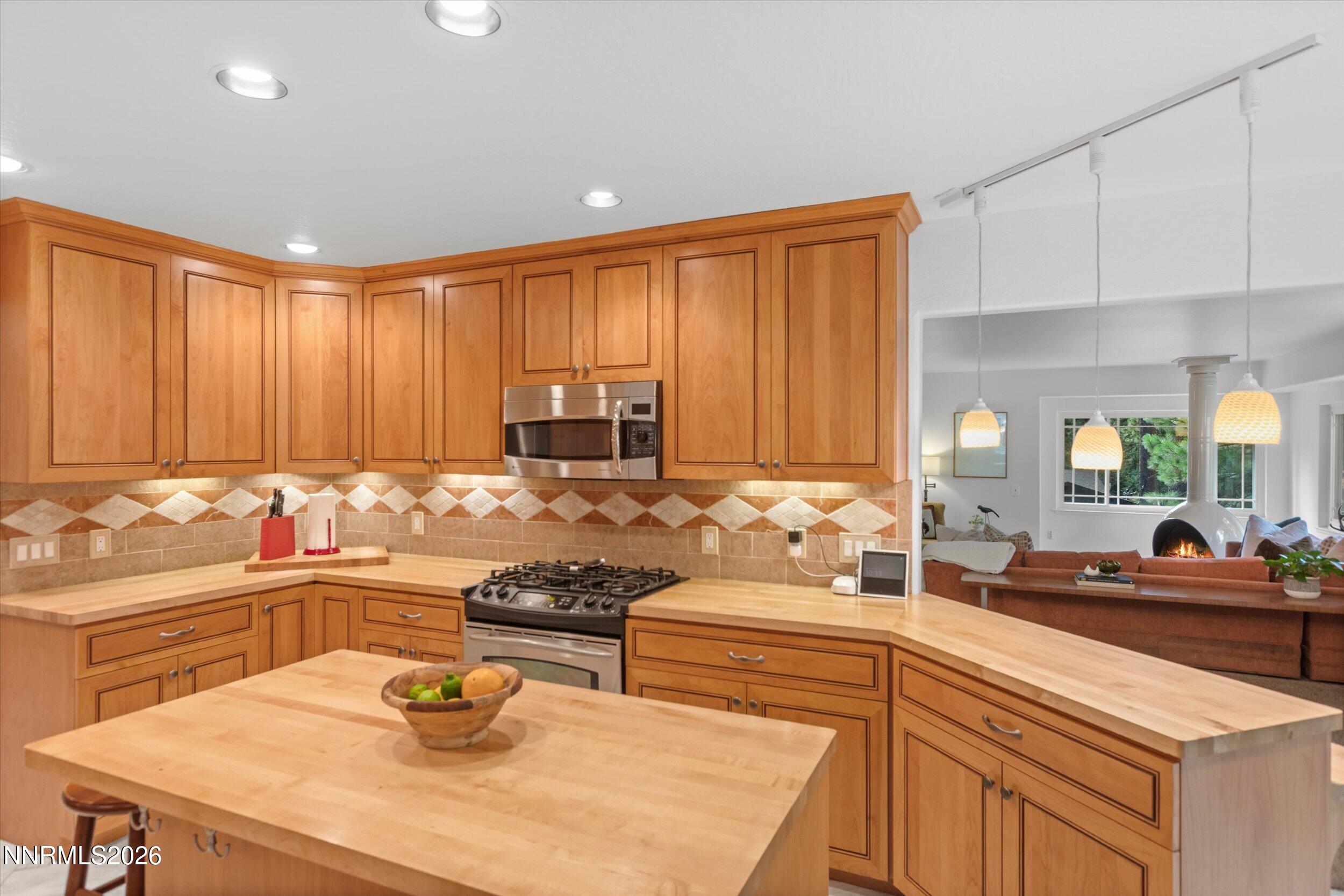 433 Winding Way