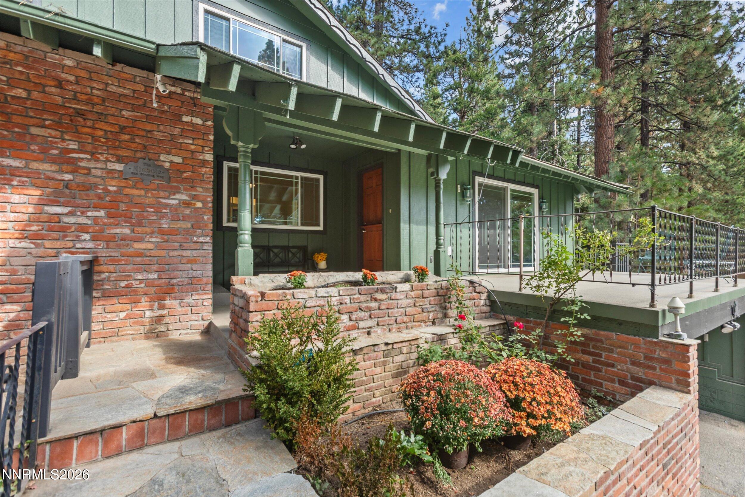 433 Winding Way