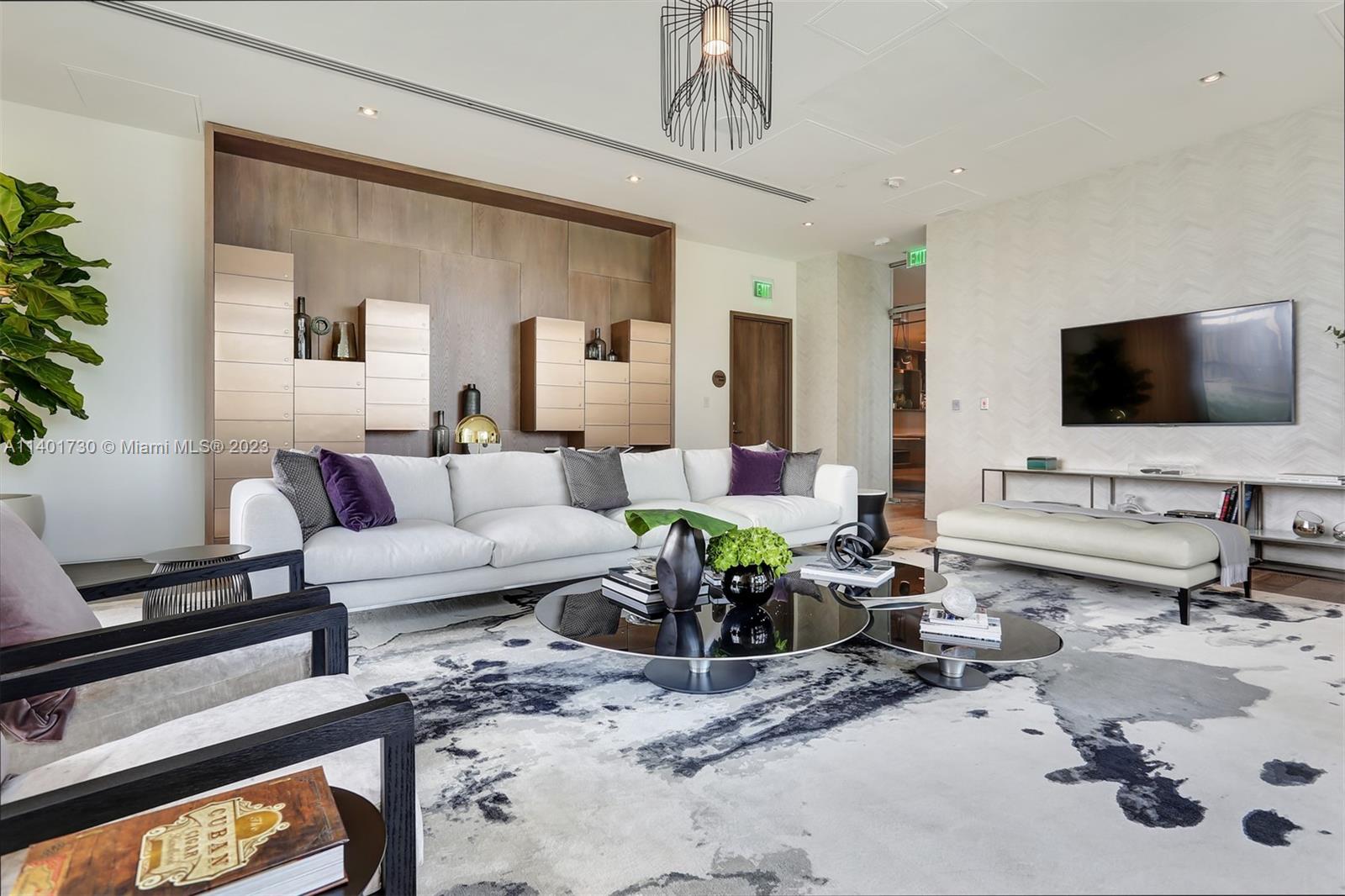 480 NE 31st St # 1204