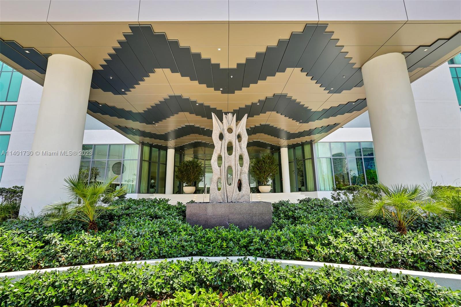 480 NE 31st St # 1204