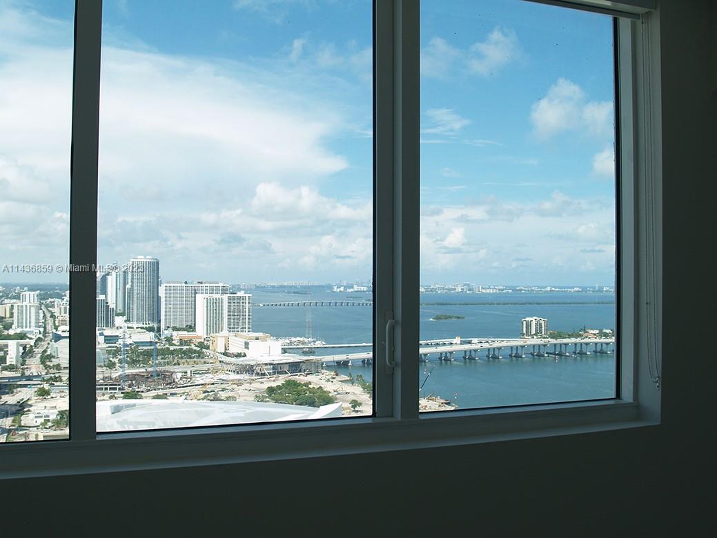 244 Biscayne Blvd # 3908