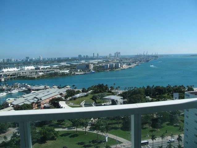 244 Biscayne Blvd # 3908