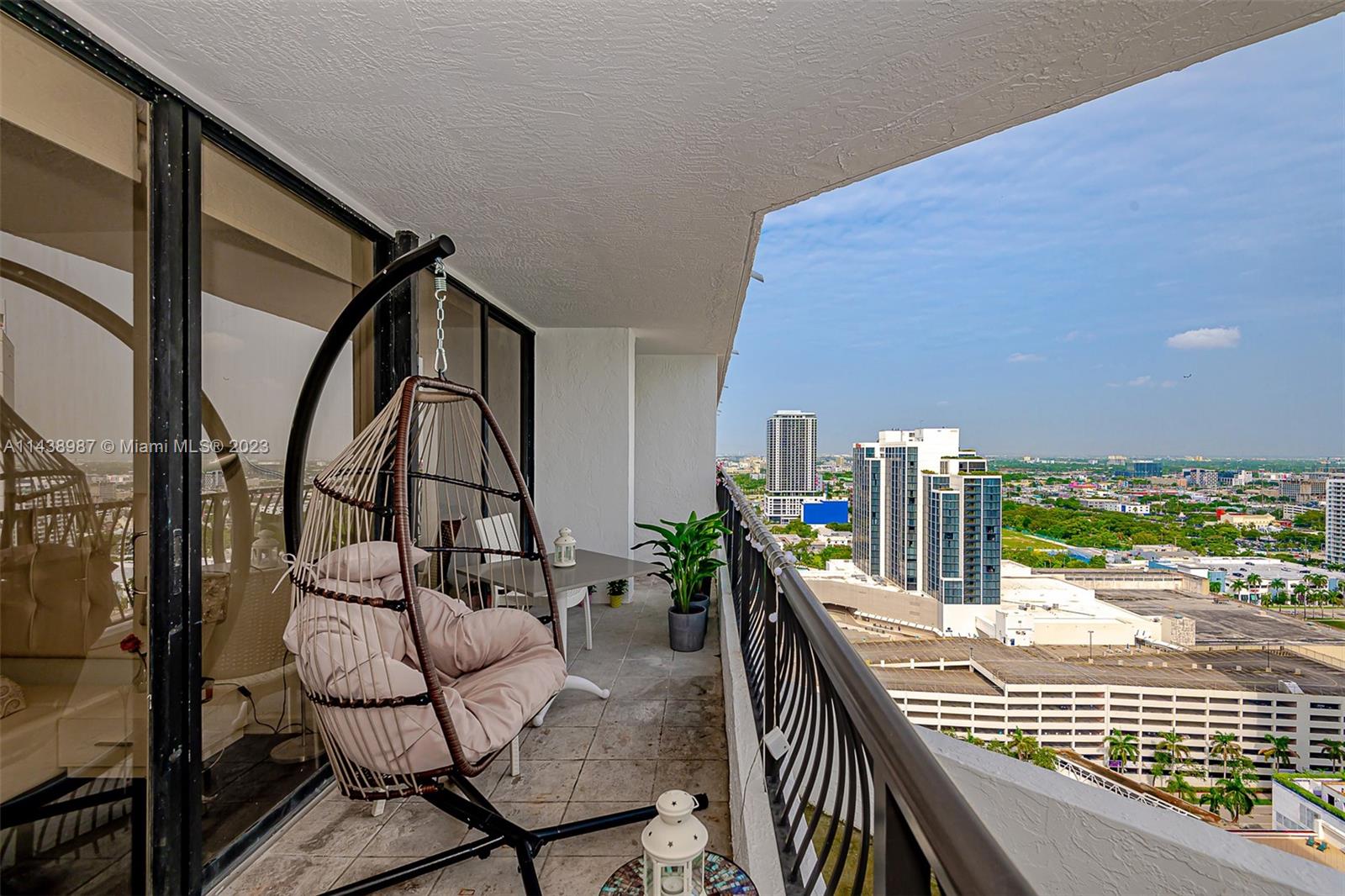 555 NE 15th St # 32E