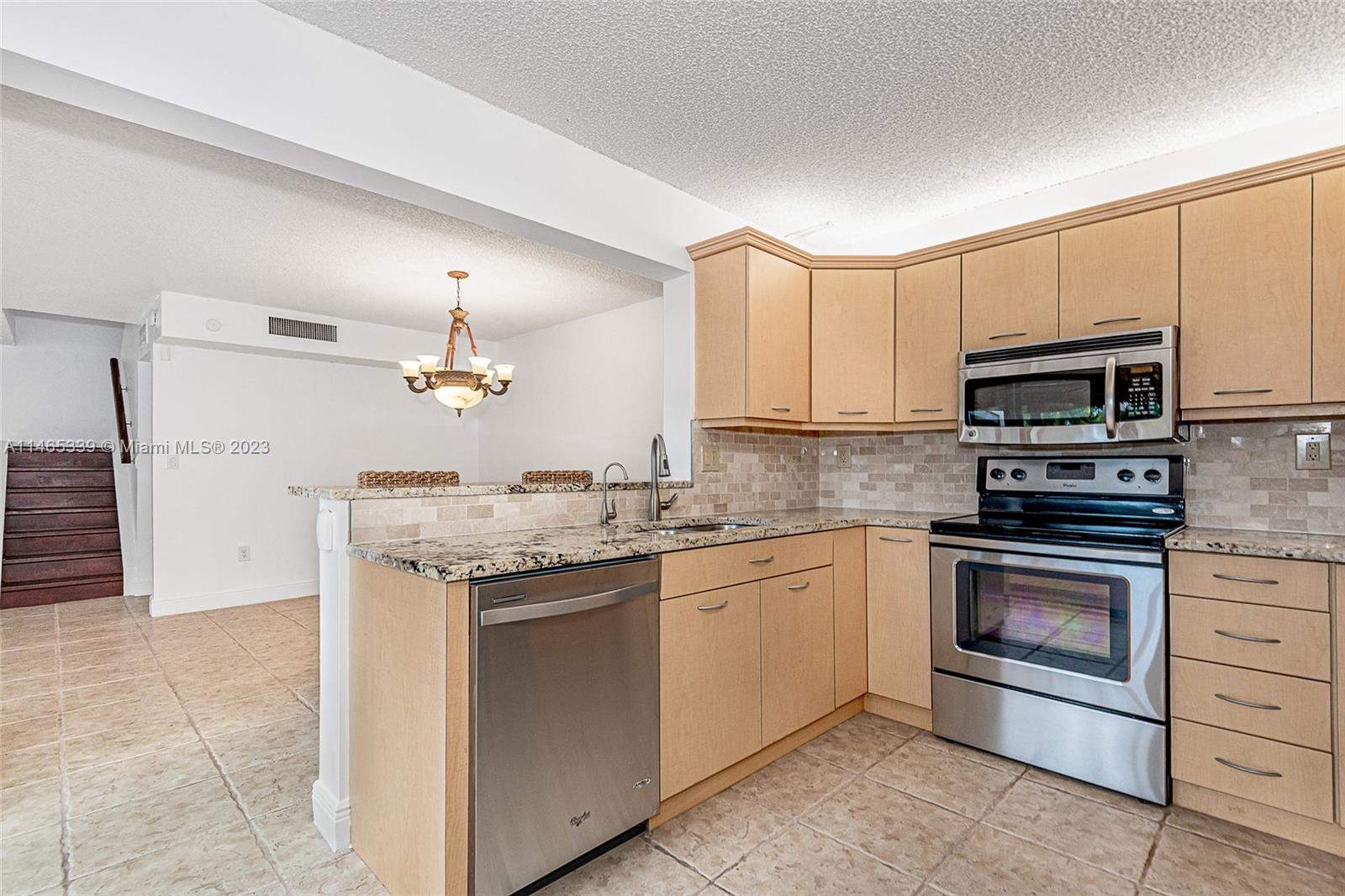 4700 SW 67th Ave # P8