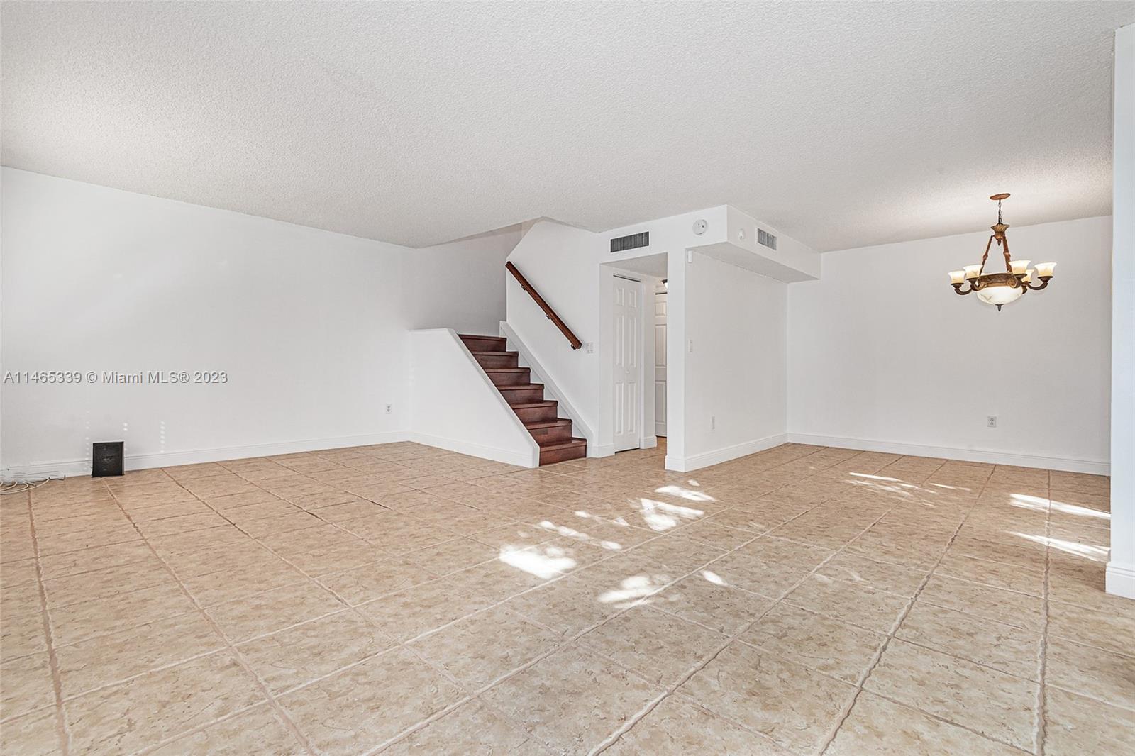 4700 SW 67th Ave # P8