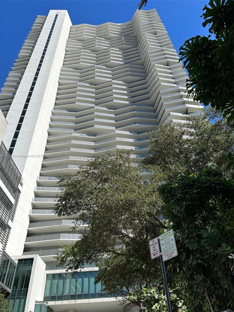 460 NE 28th St # 2401