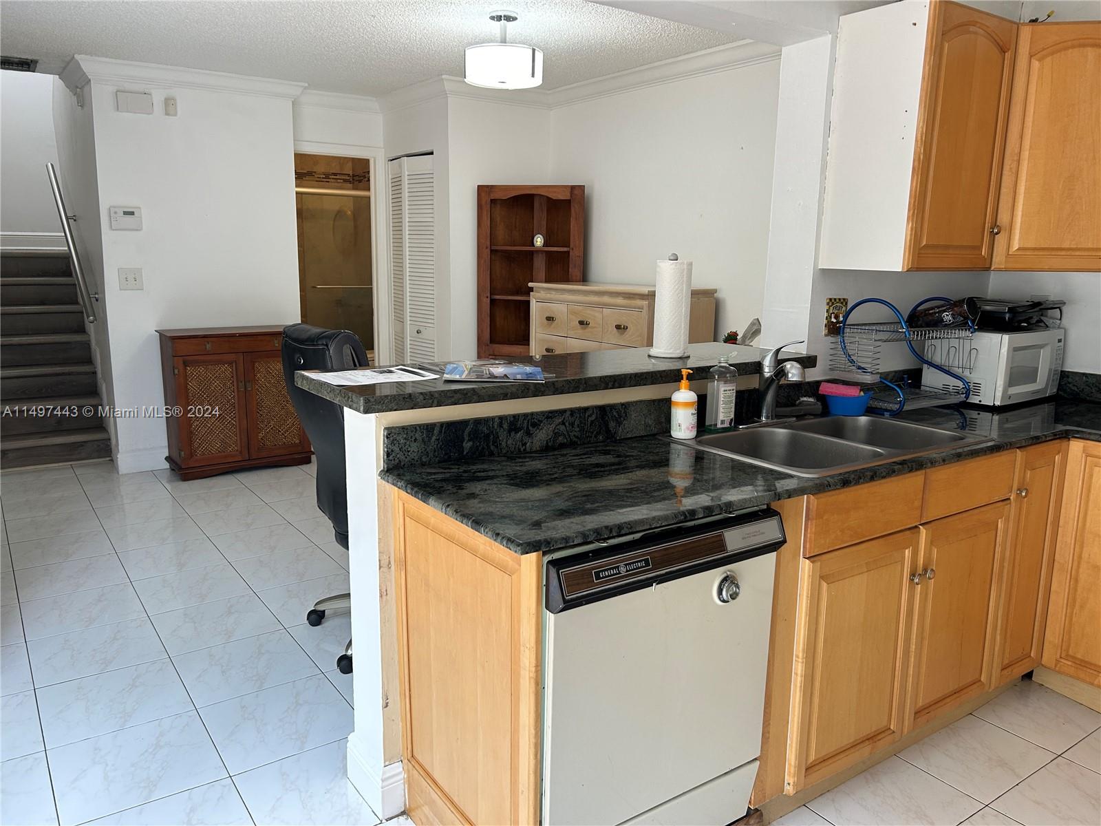 4700 SW 67th Ave # P19