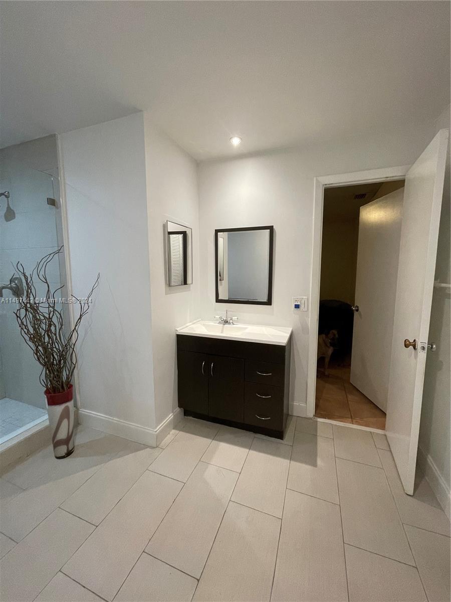 4700 SW 67th Ave # P19