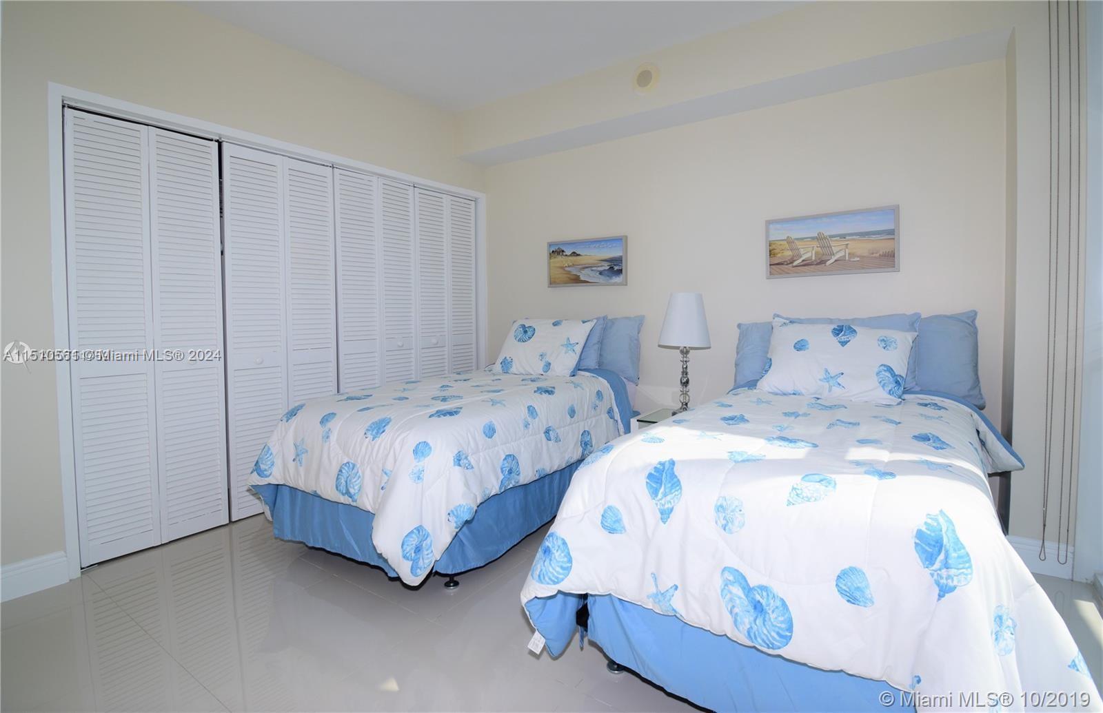 10275 Collins Ave # 521