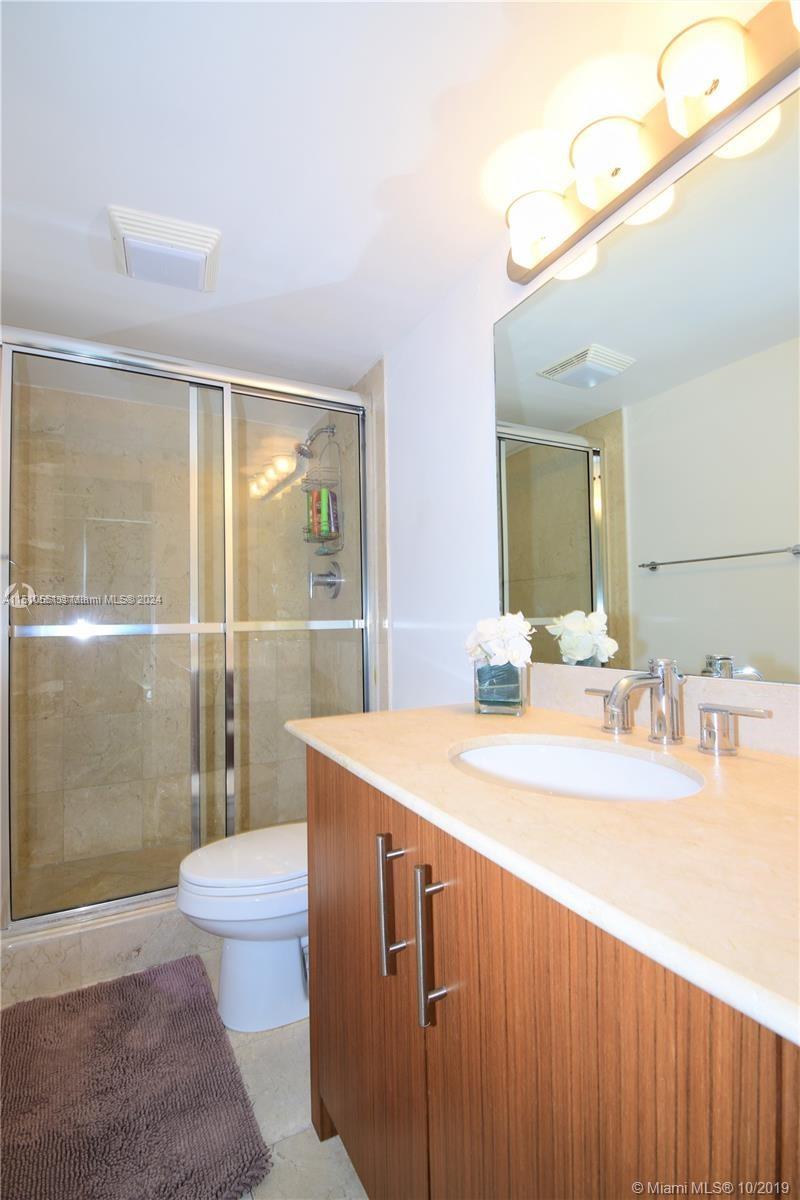 10275 Collins Ave # 521