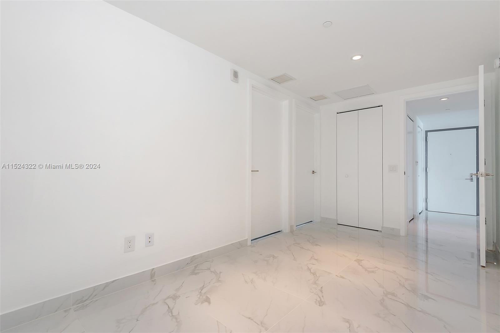 3131 NE 7th Ave # 2104