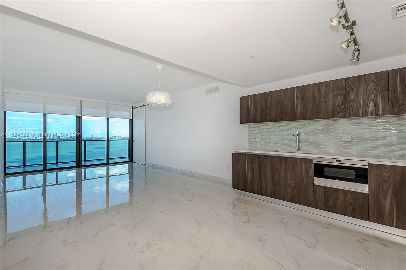 3131 NE 7th Ave # 2104