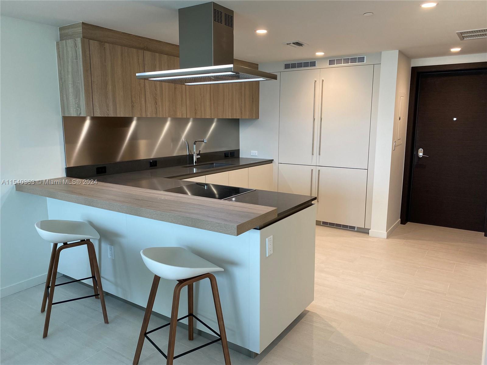 1000 Brickell Plz # 2604