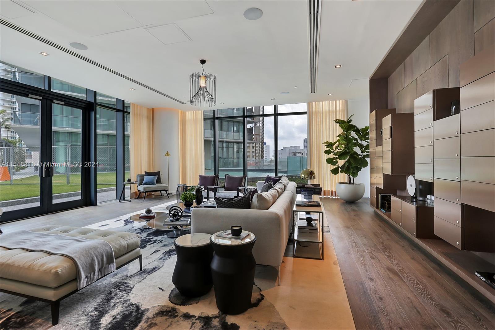 480 NE 31st St # 2202