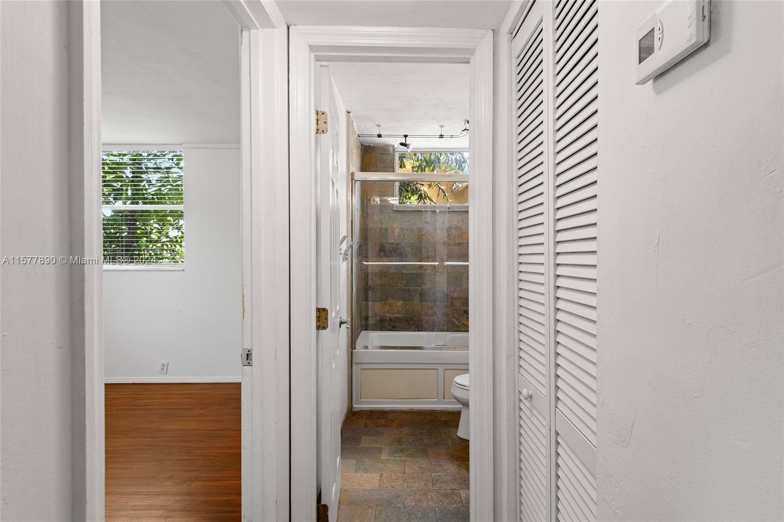 921 Jefferson Ave # 2A