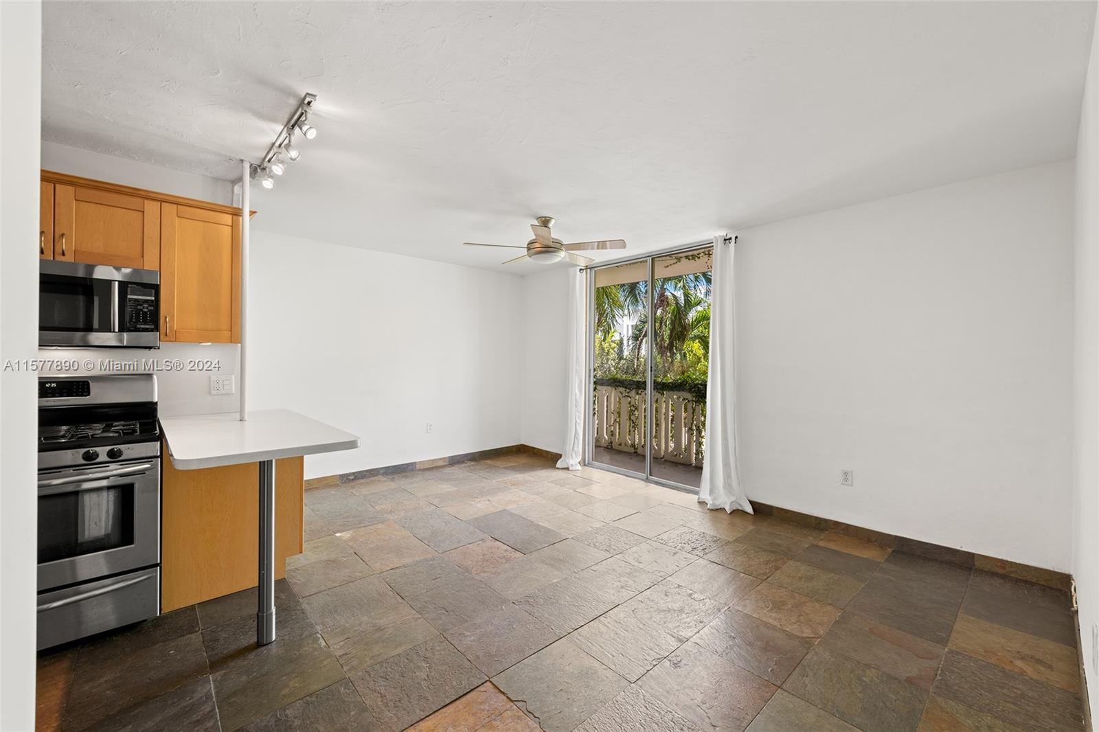 921 Jefferson Ave # 2A