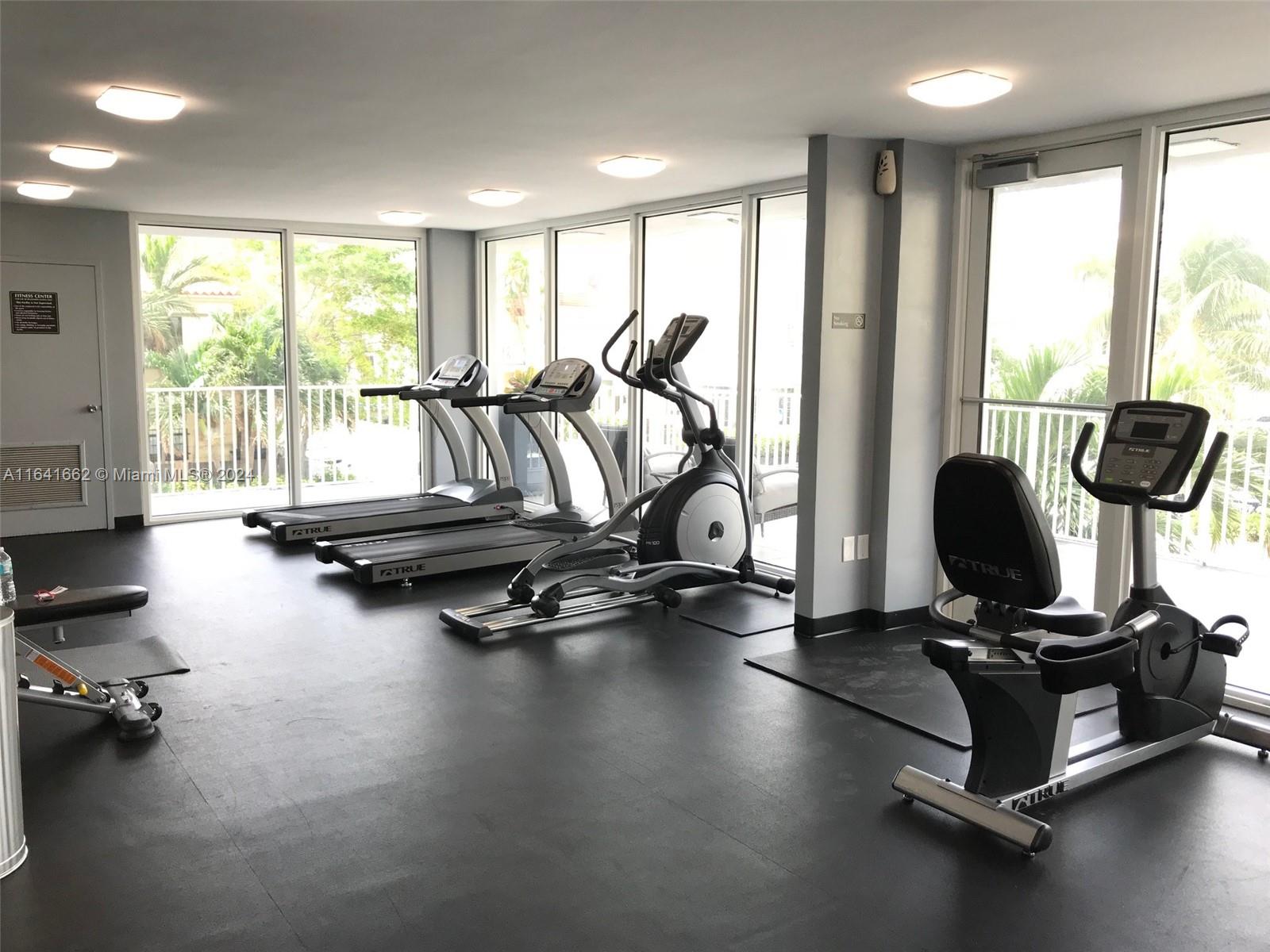 1255 Collins Ave # 707