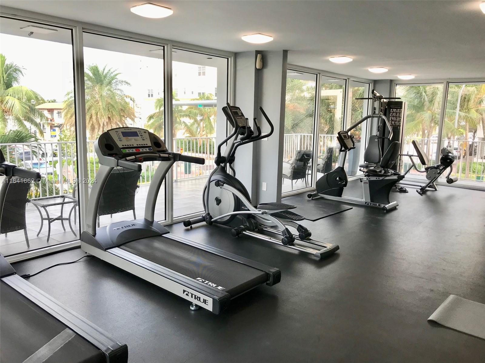 1255 Collins Ave # 707