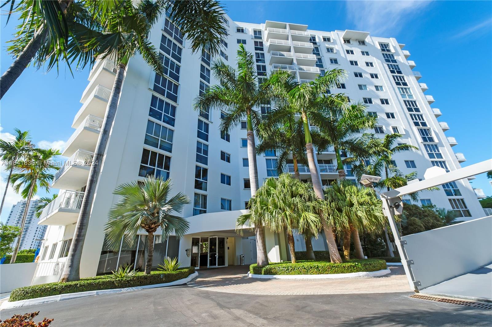 1688 West Ave # 07 Unit: PH-07